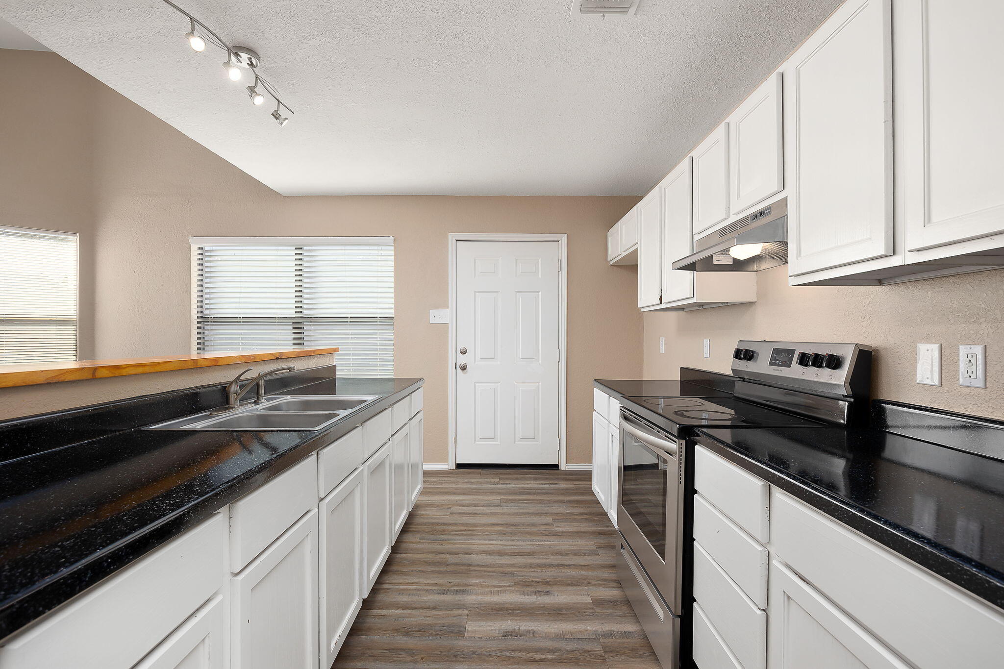 1402 Hatcher Street Property Photo 12