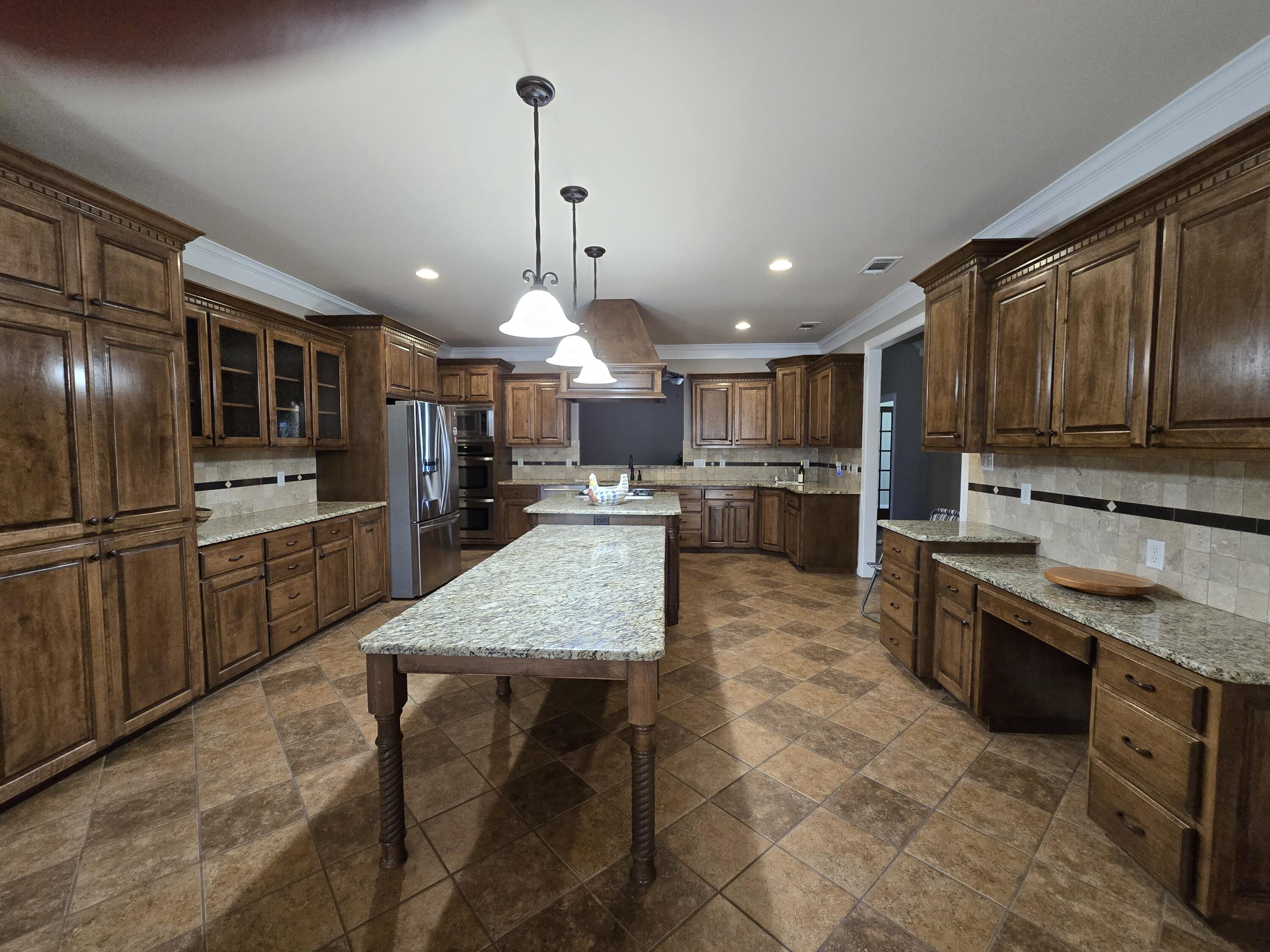 1528 Whitney Street Property Photo 6