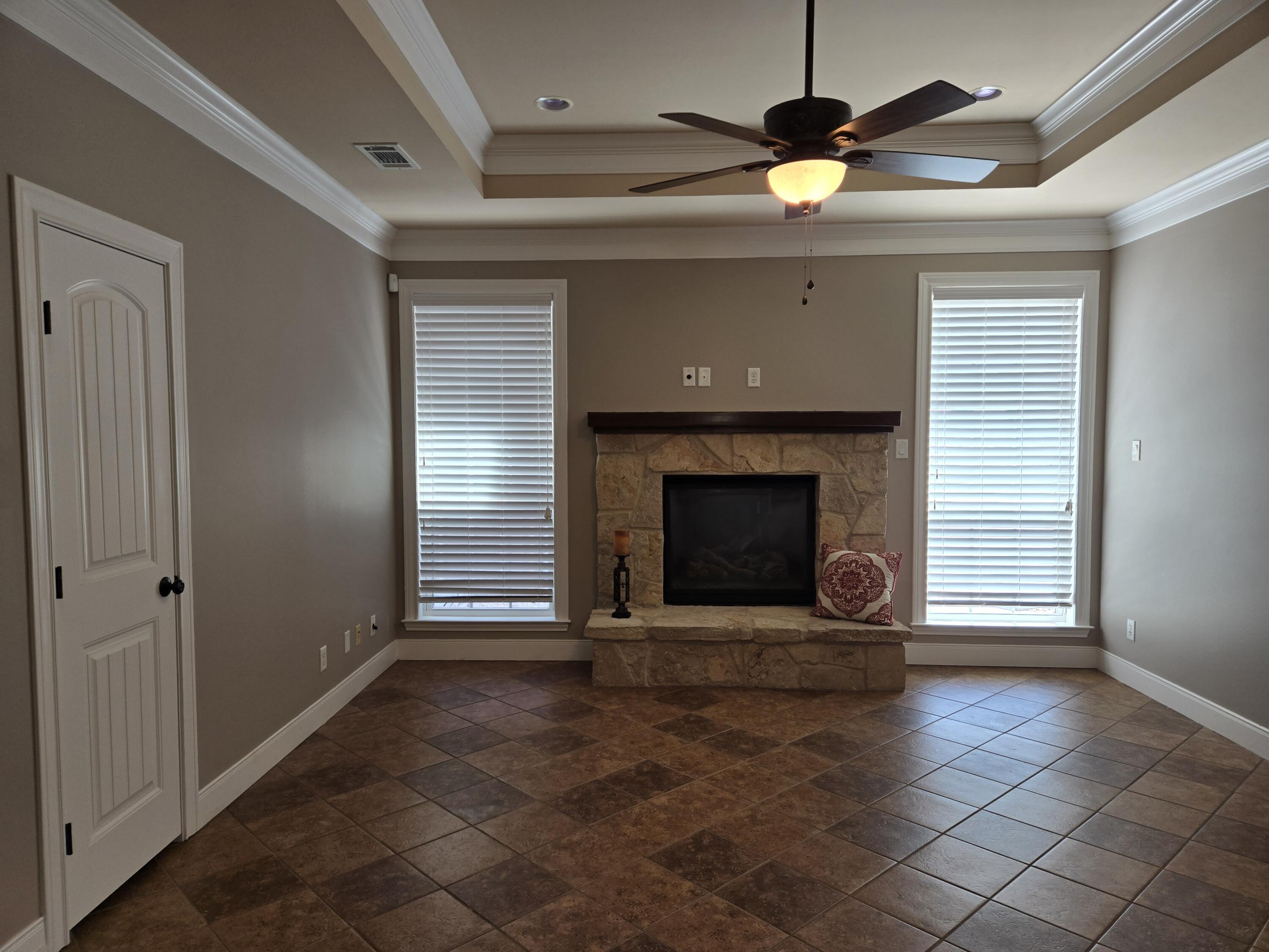 1528 Whitney Street Property Photo 8