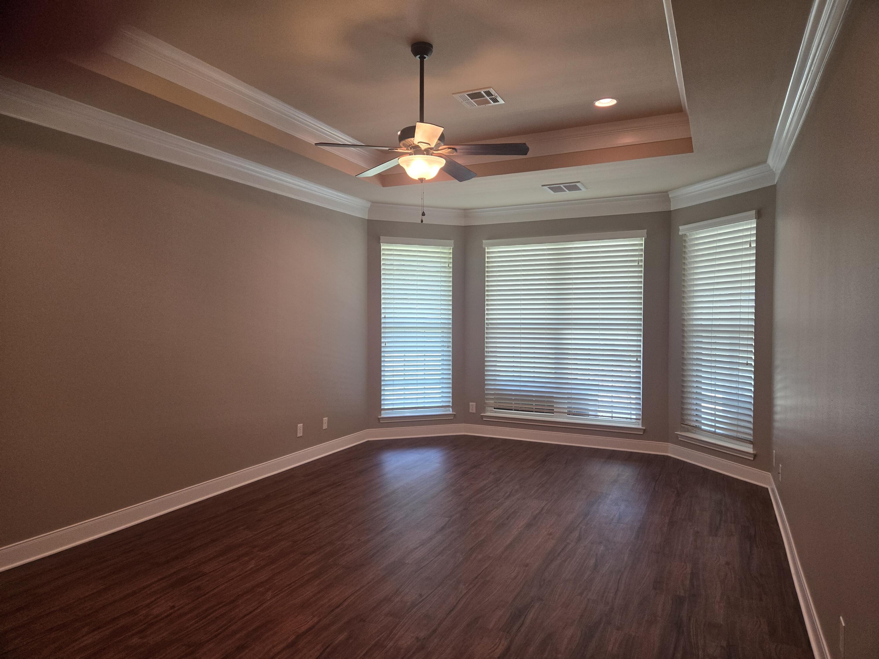 1528 Whitney Street Property Photo 9
