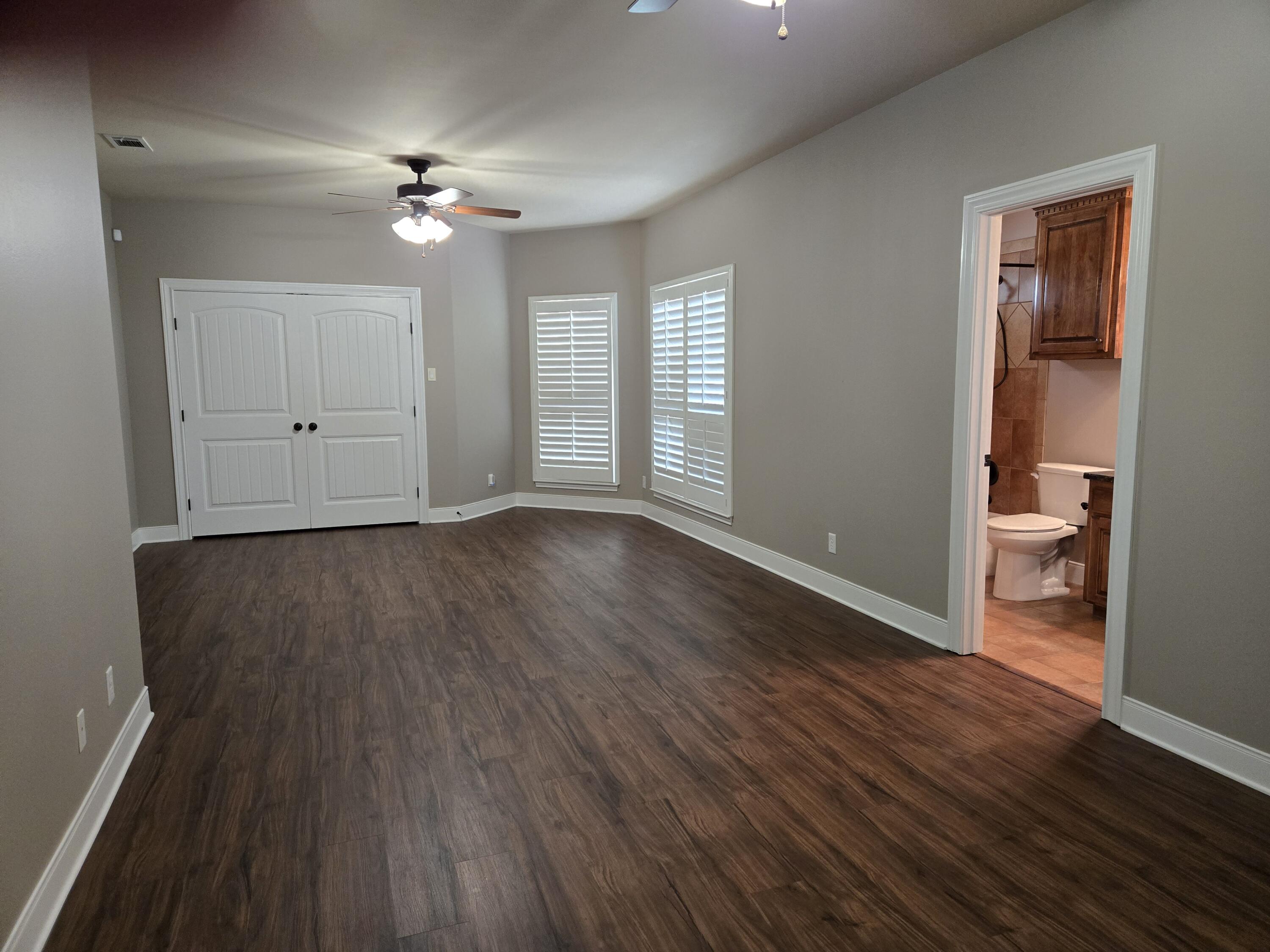 1528 Whitney Street Property Photo 14