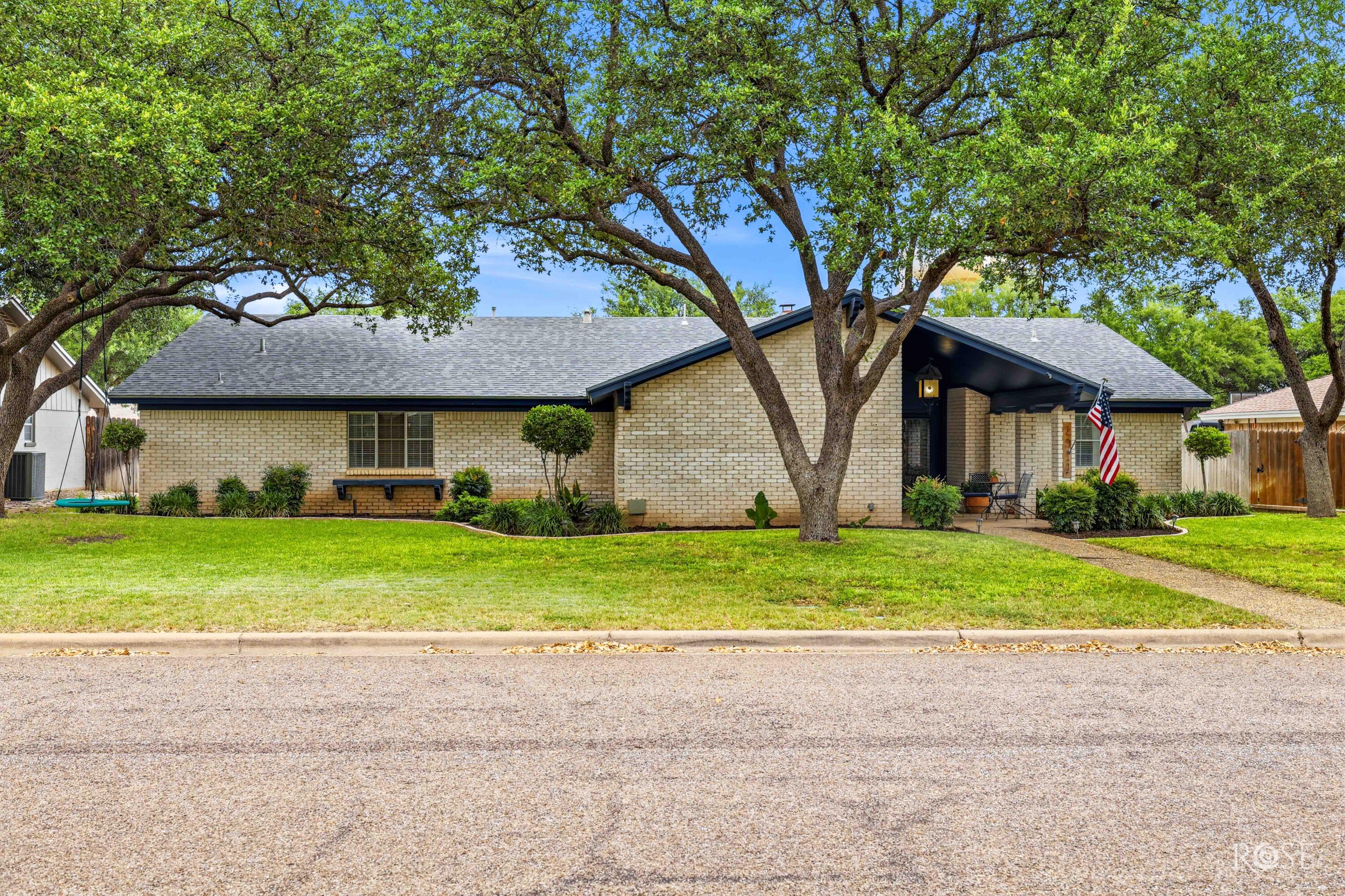 2914 Briargrove Lane Property Photo 1