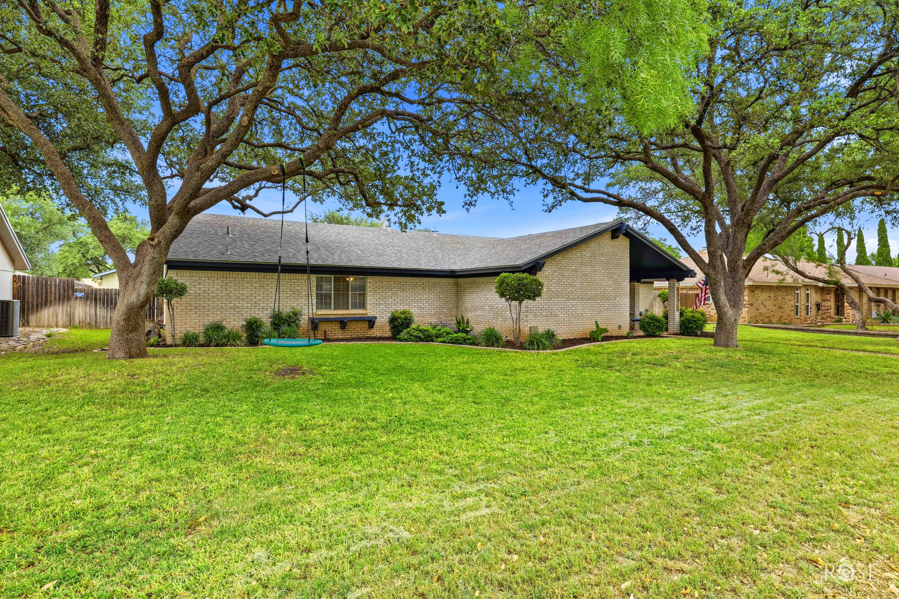 2914 Briargrove Lane Property Photo 3