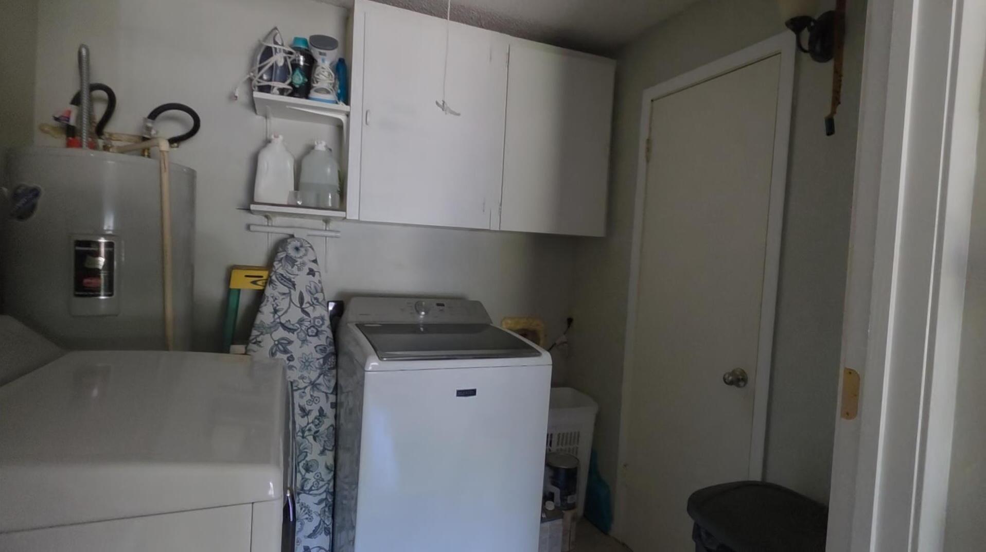 212 S Monroe Street Property Photo 6