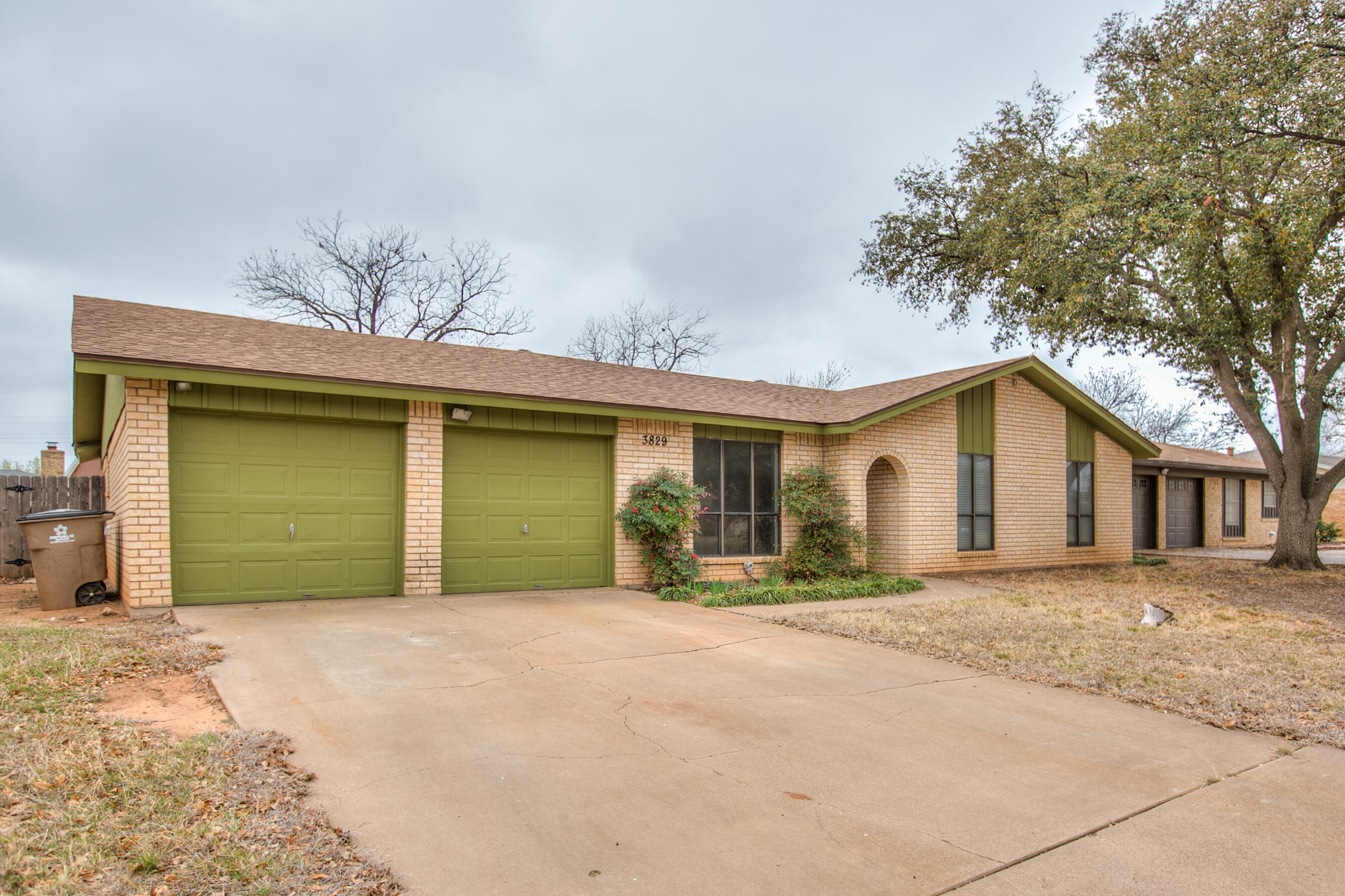 3829 Sandstone Road Property Photo 4