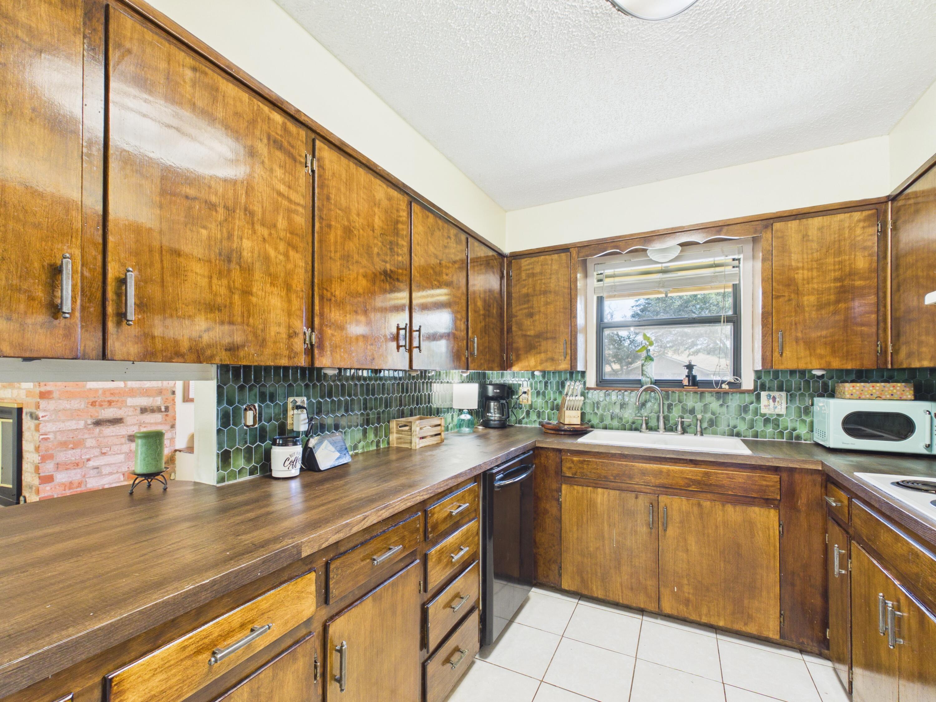 3317 Southland Boulevard Property Photo 1