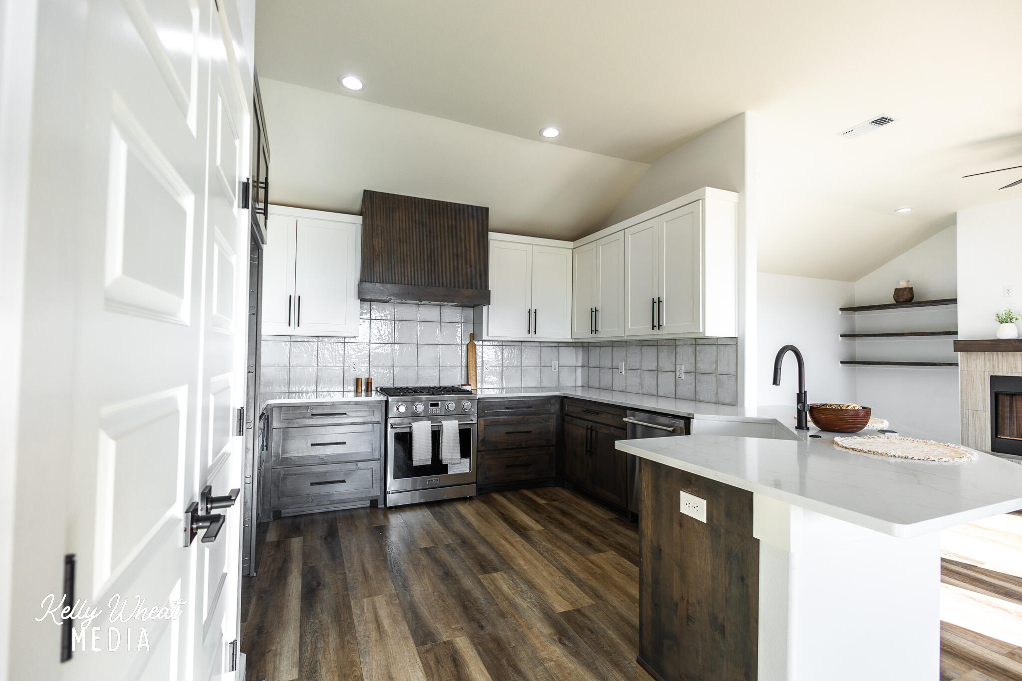 5202 Catarina Court Property Photo 4