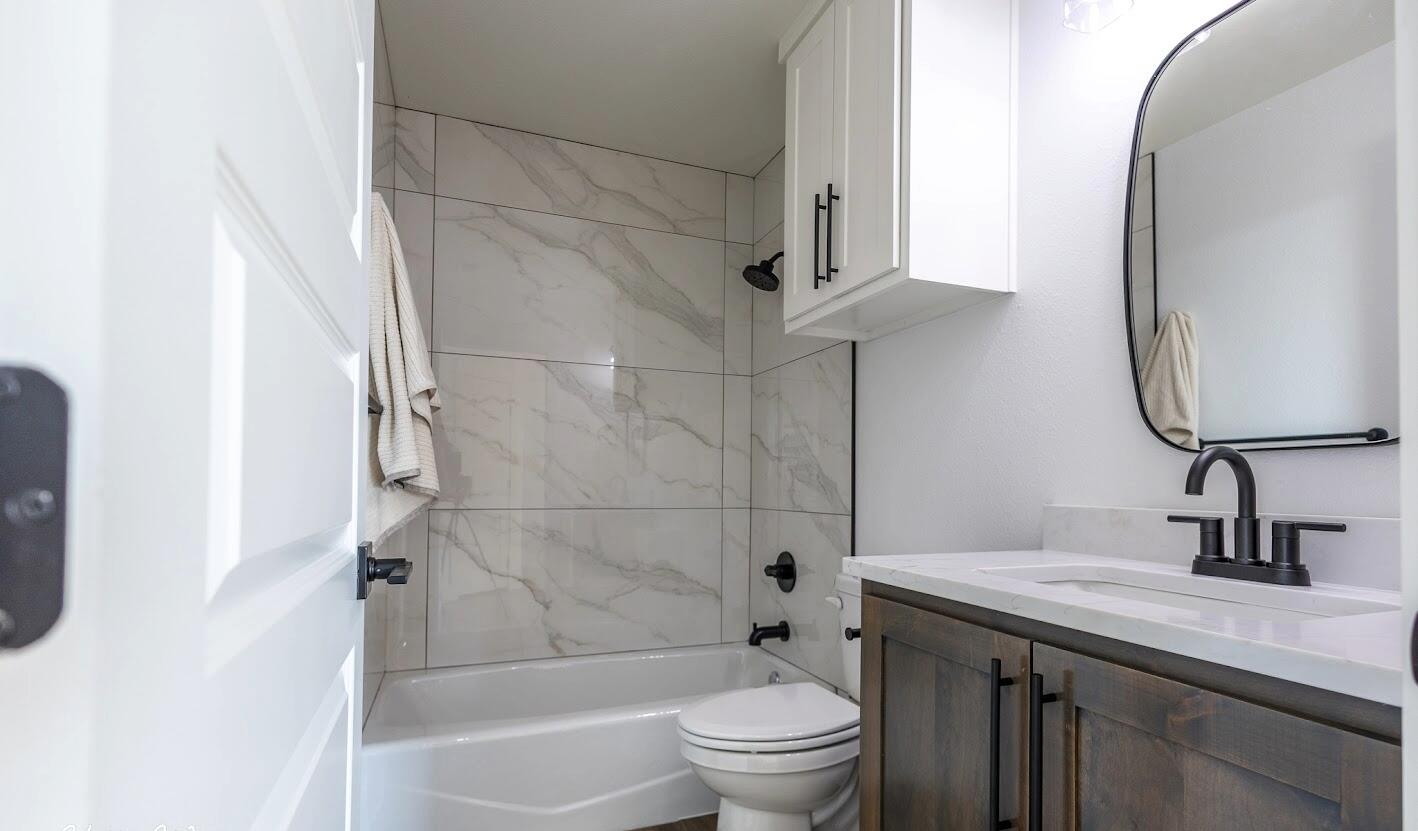 5202 Catarina Court Property Photo 14