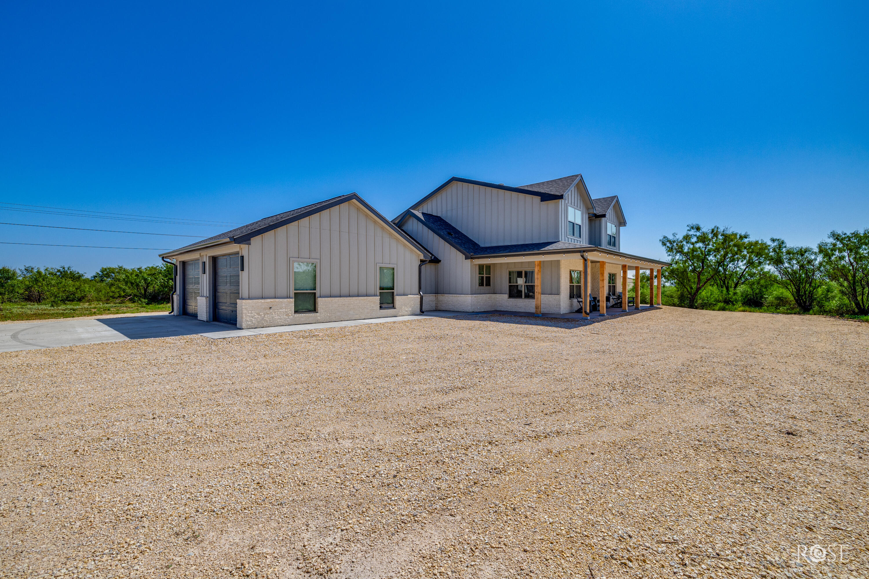 9736 Grey Wolf Lane Property Photo 3