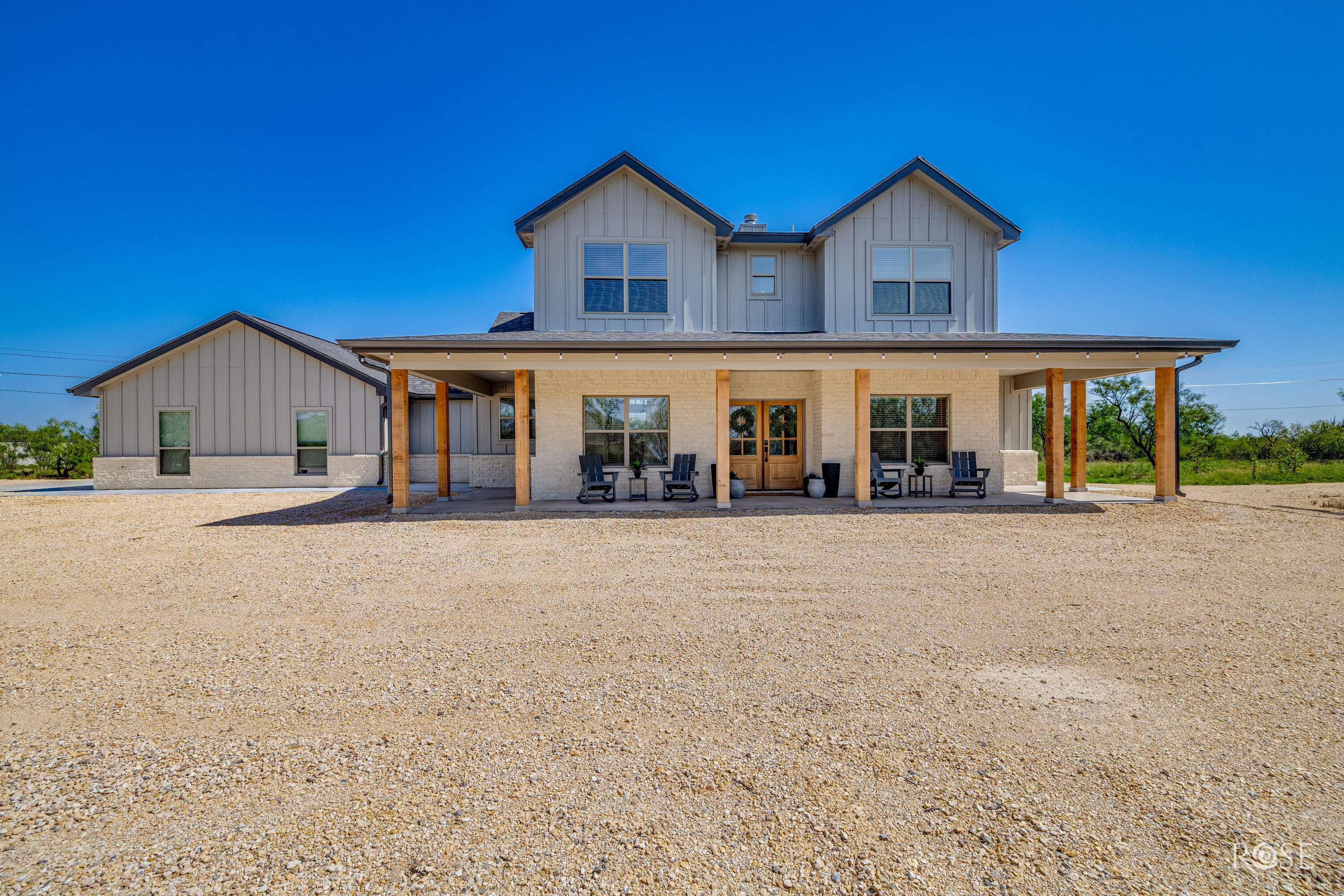 9736 Grey Wolf Lane Property Photo 4