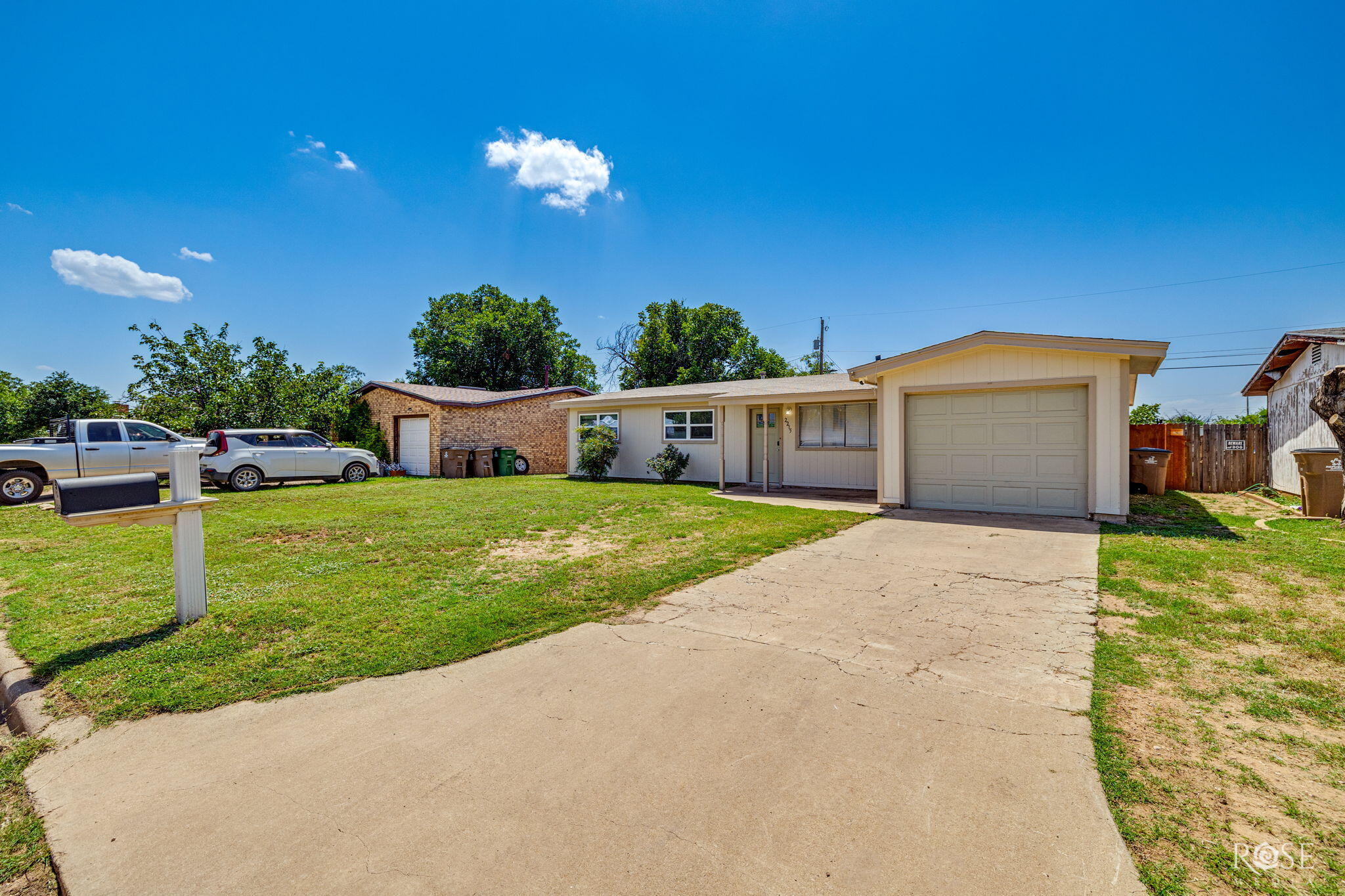 2215 Chapman Street Property Photo 2
