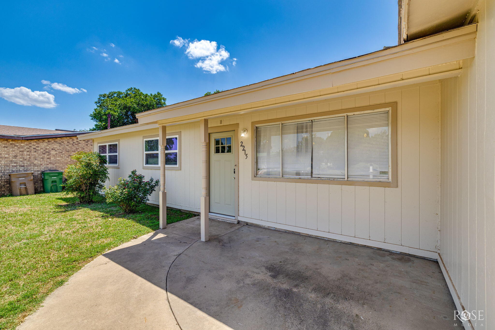 2215 Chapman Street Property Photo 4
