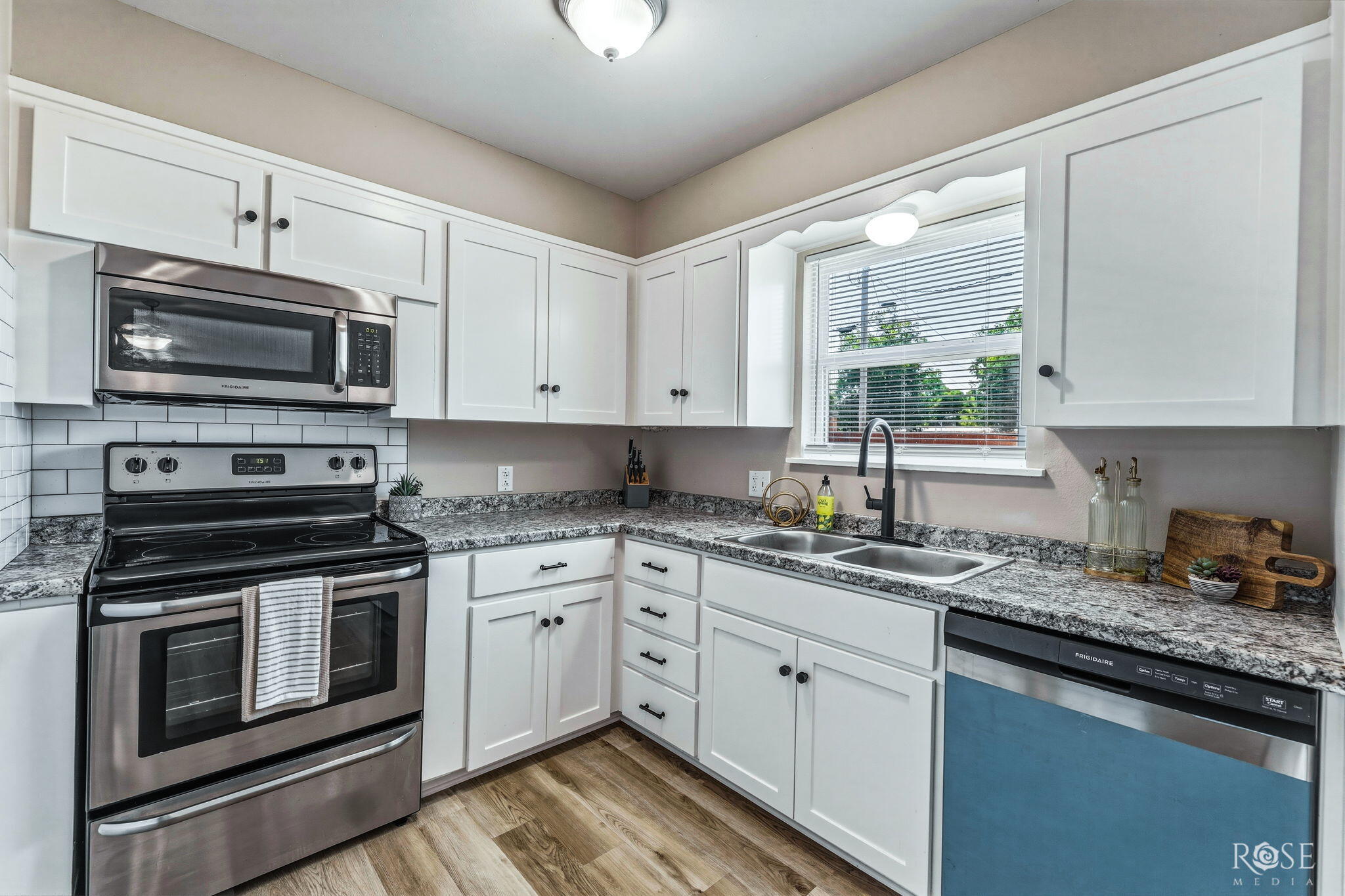 2215 Chapman Street Property Photo 11