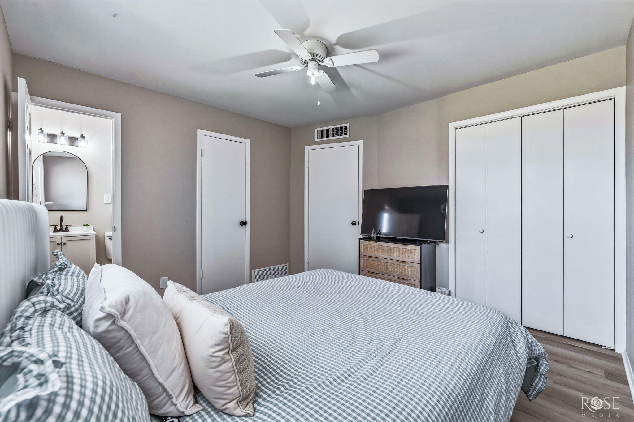 2215 Chapman Street Property Photo 17