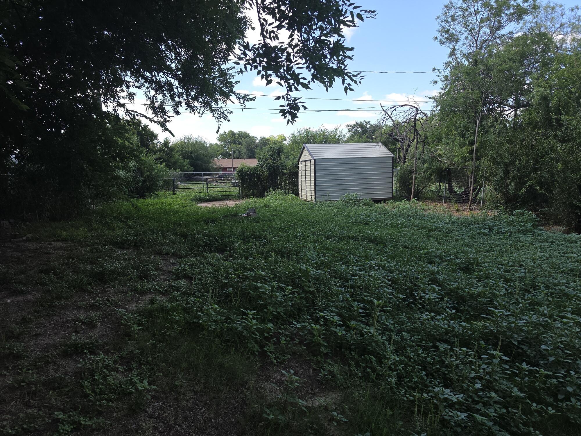 19 W Avenue O Property Photo 10