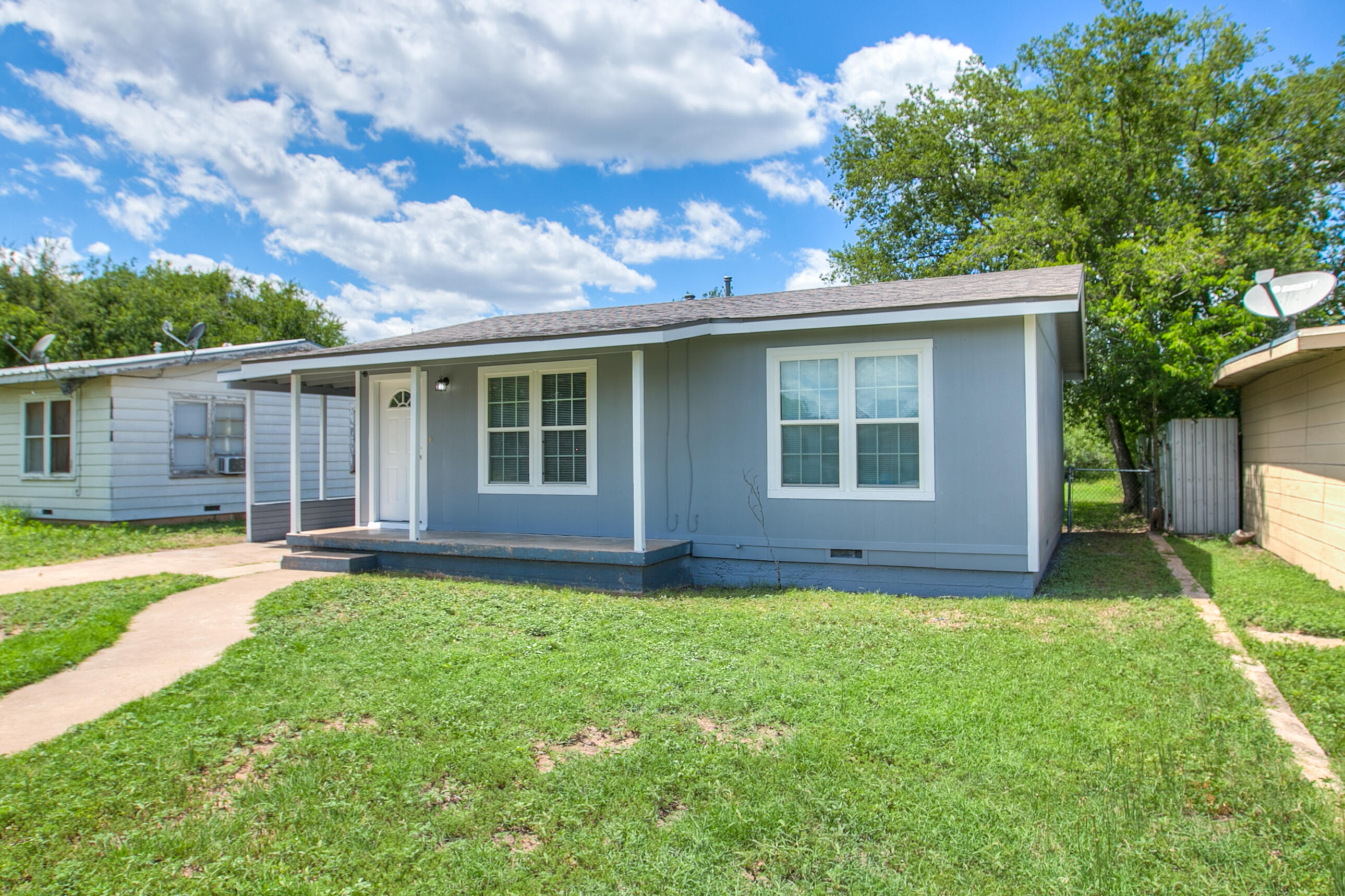 2210 Junius Street Property Photo 2