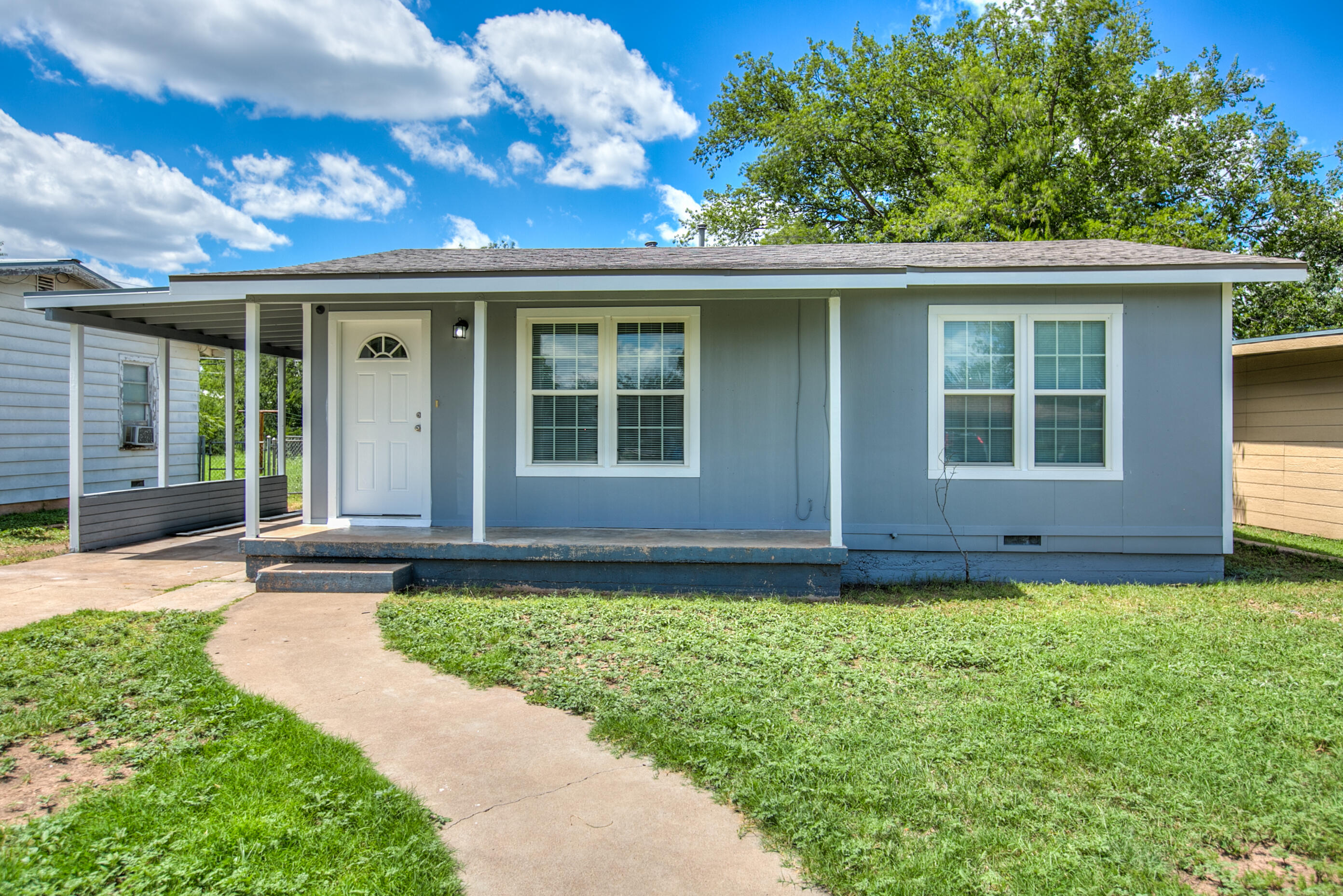 2210 Junius Street Property Photo 3
