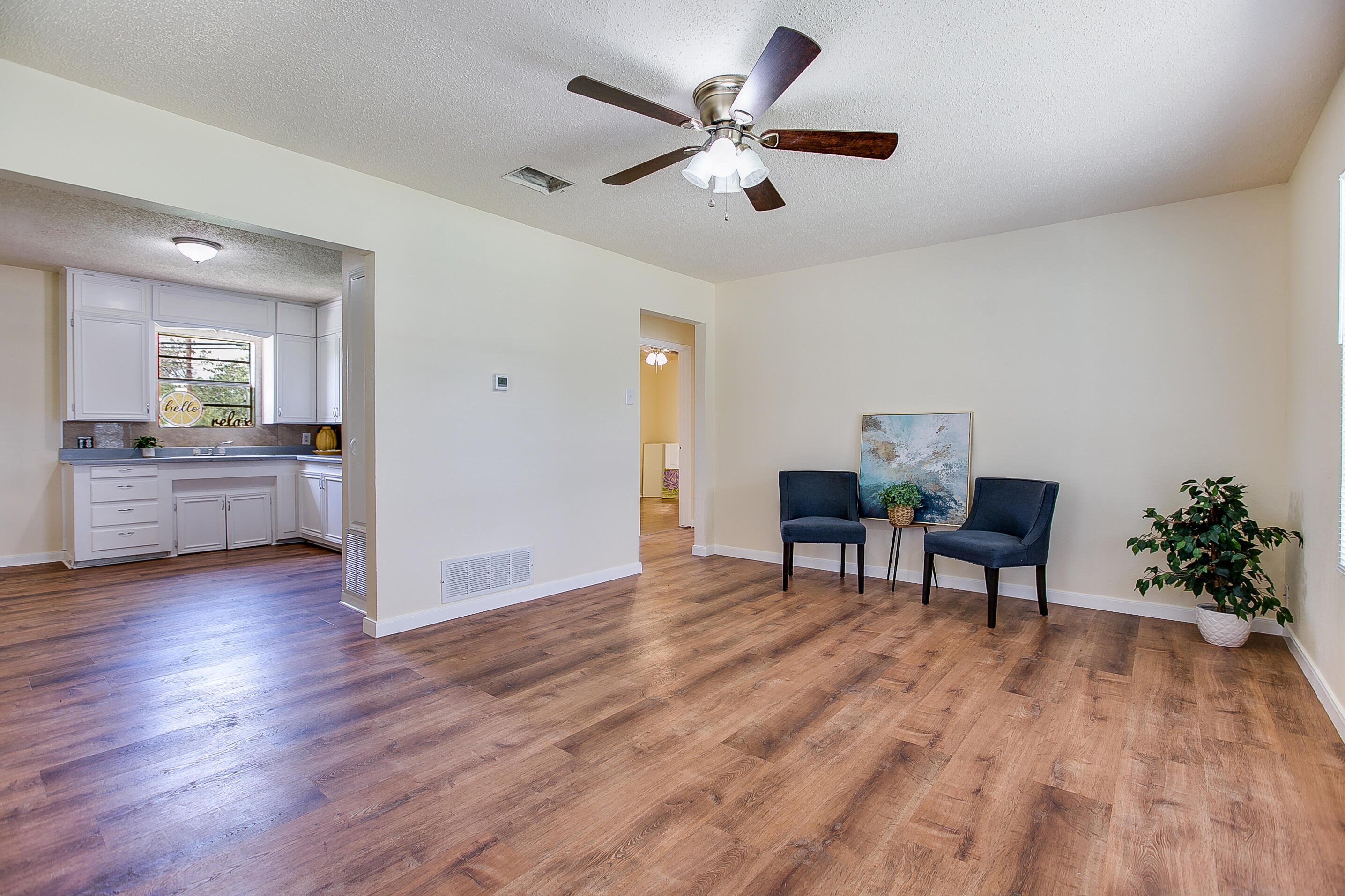 2210 Junius Street Property Photo 6