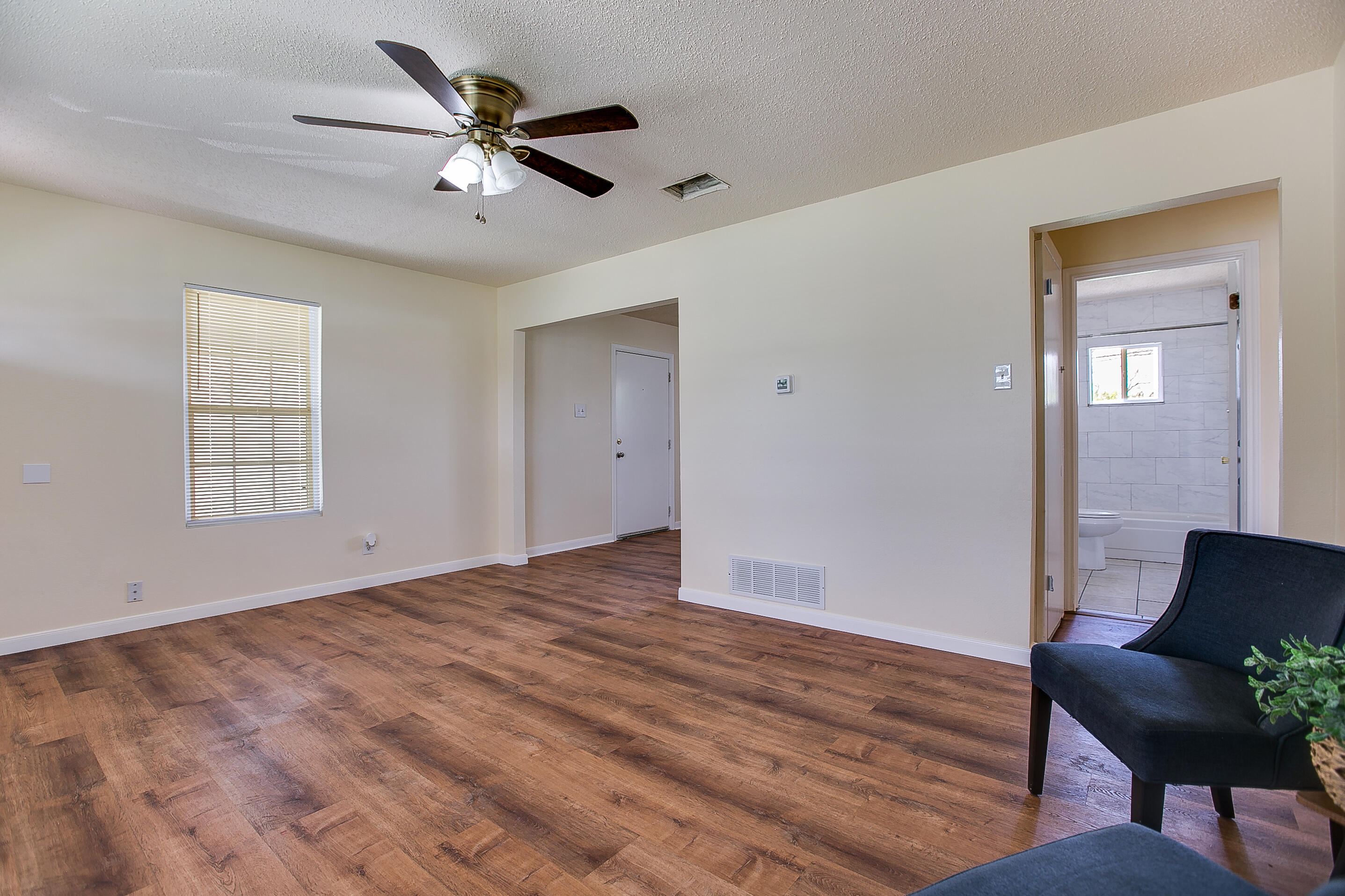 2210 Junius Street Property Photo 7