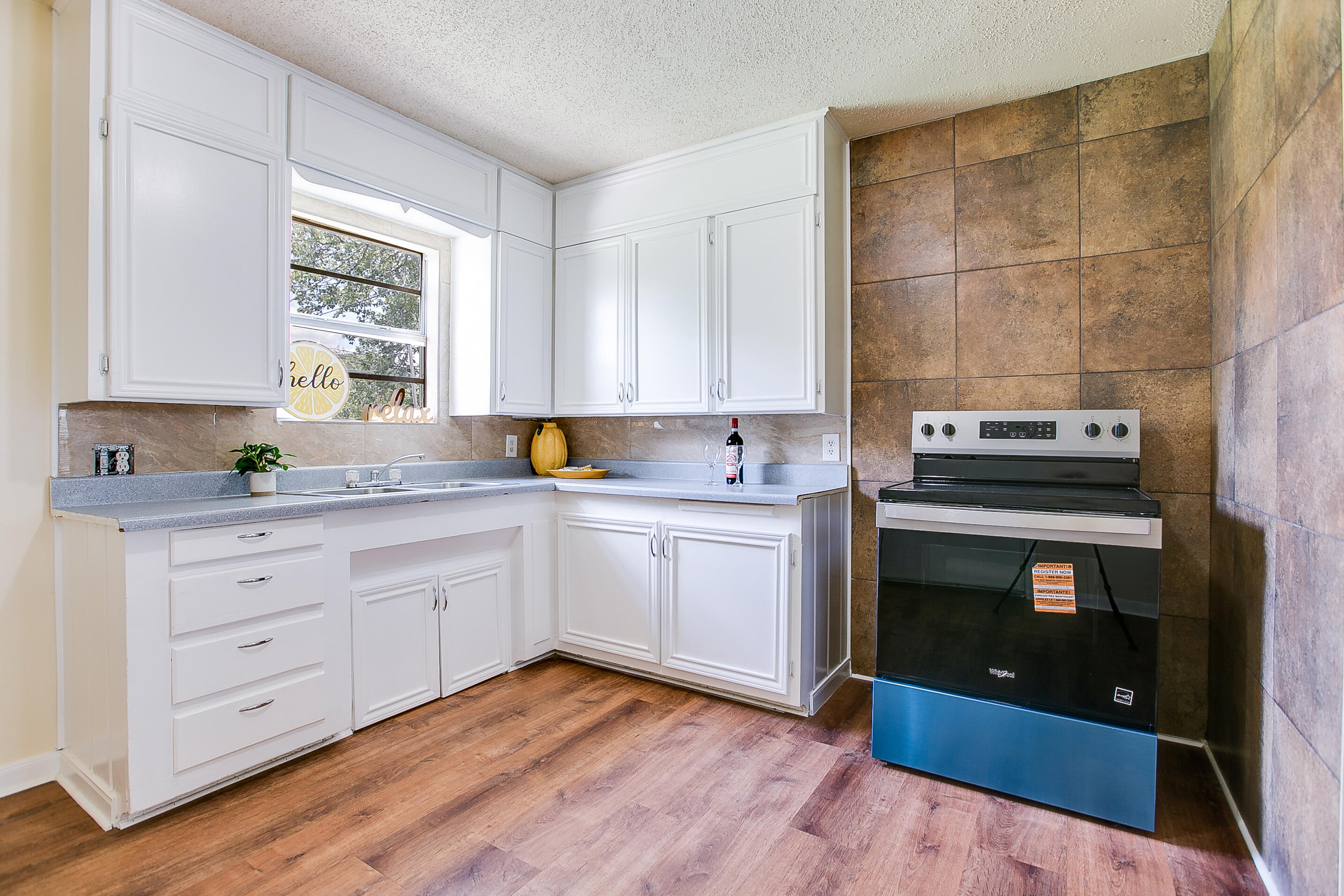 2210 Junius Street Property Photo 12