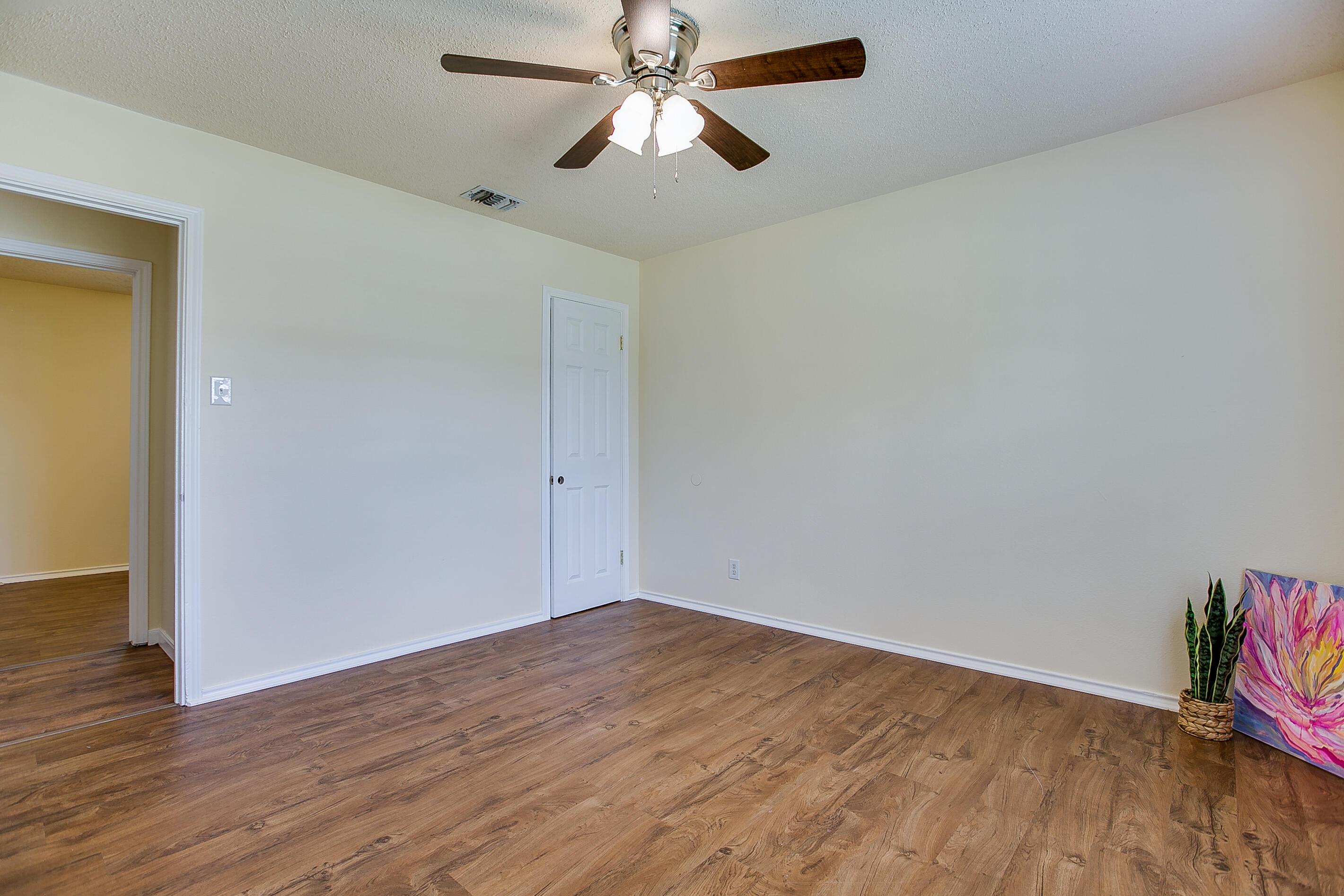 2210 Junius Street Property Photo 14