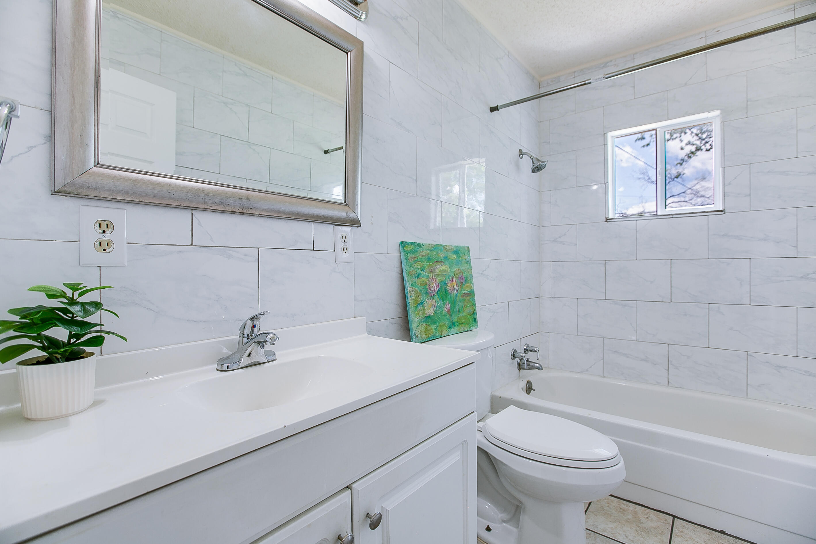 2210 Junius Street Property Photo 16