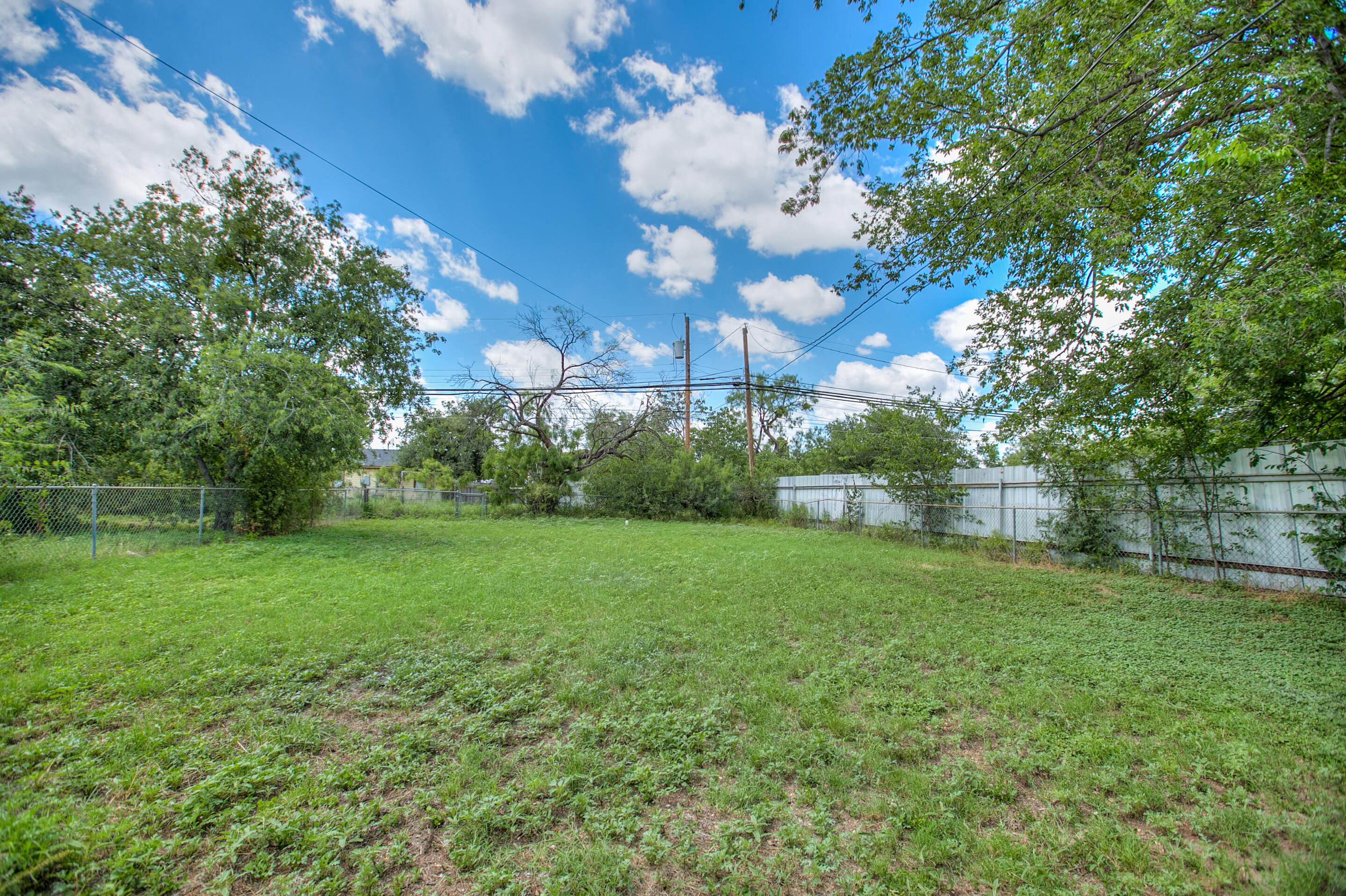 2210 Junius Street Property Photo 20