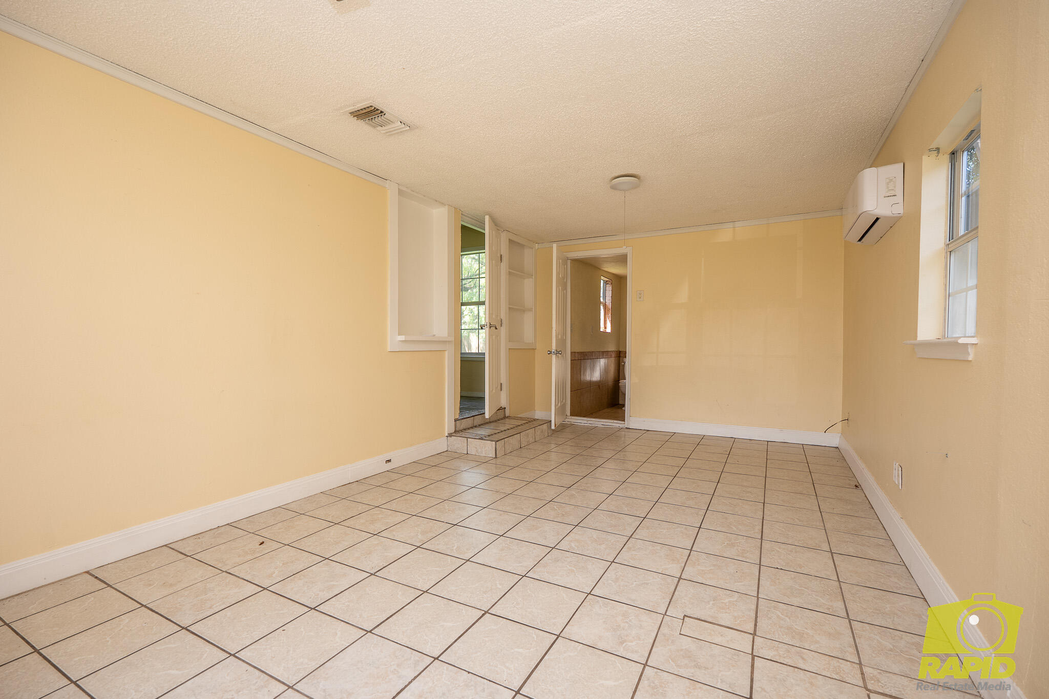 1405 Hassell Street Property Photo 11