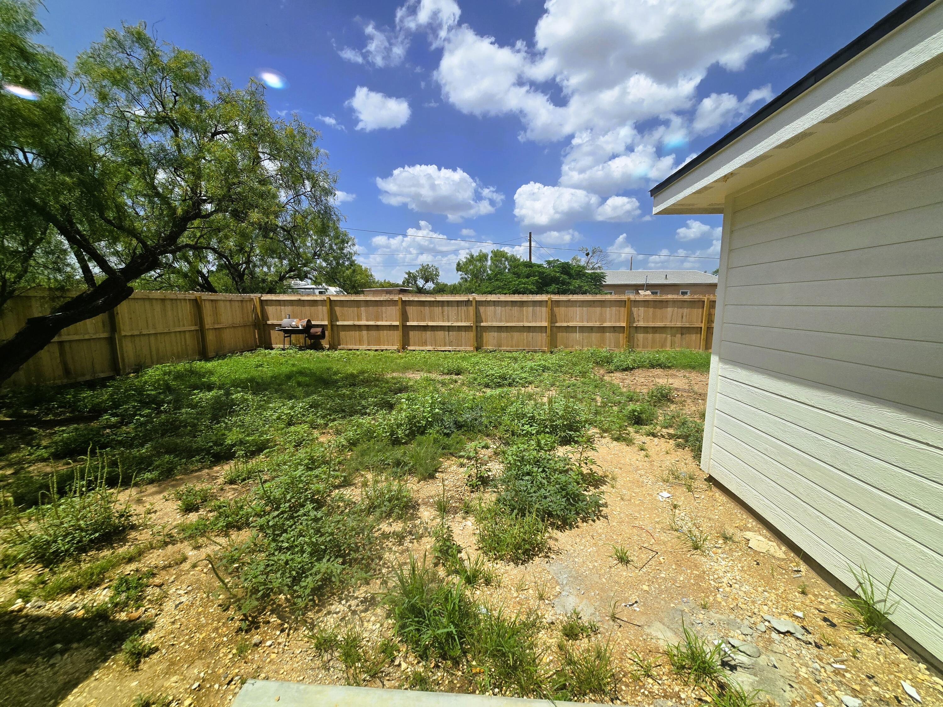434 E 45th Street Property Photo 15