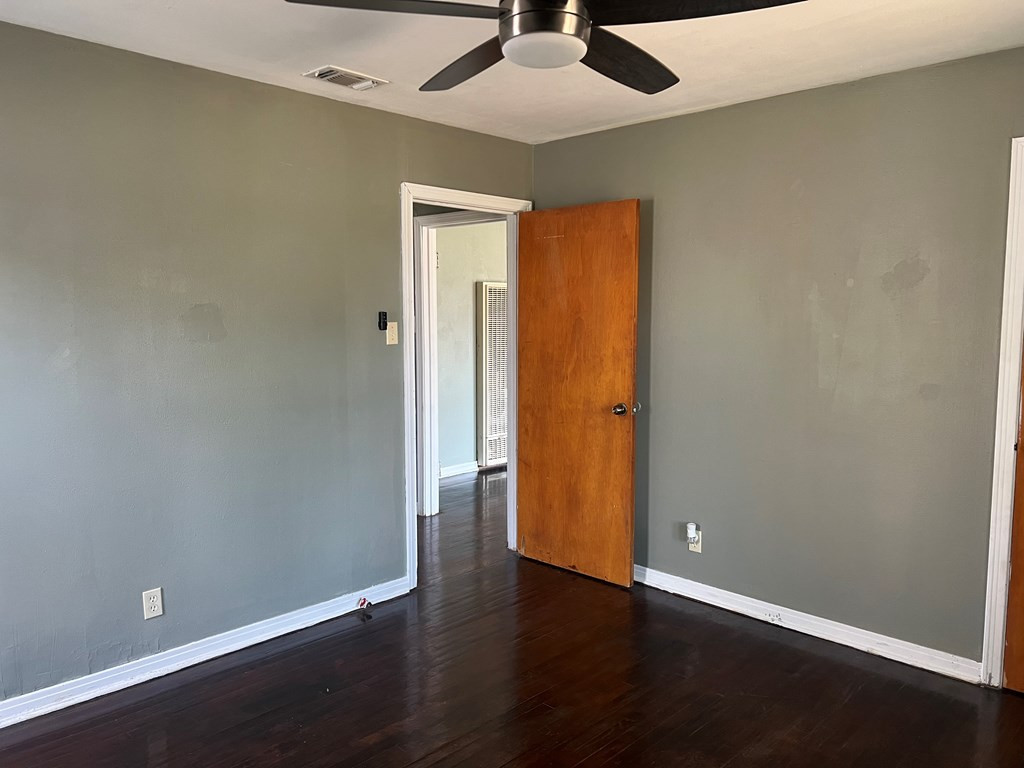 1833 Willow Street Property Photo 9