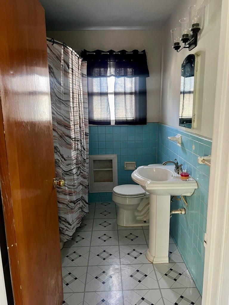 1833 Willow Street Property Photo 10