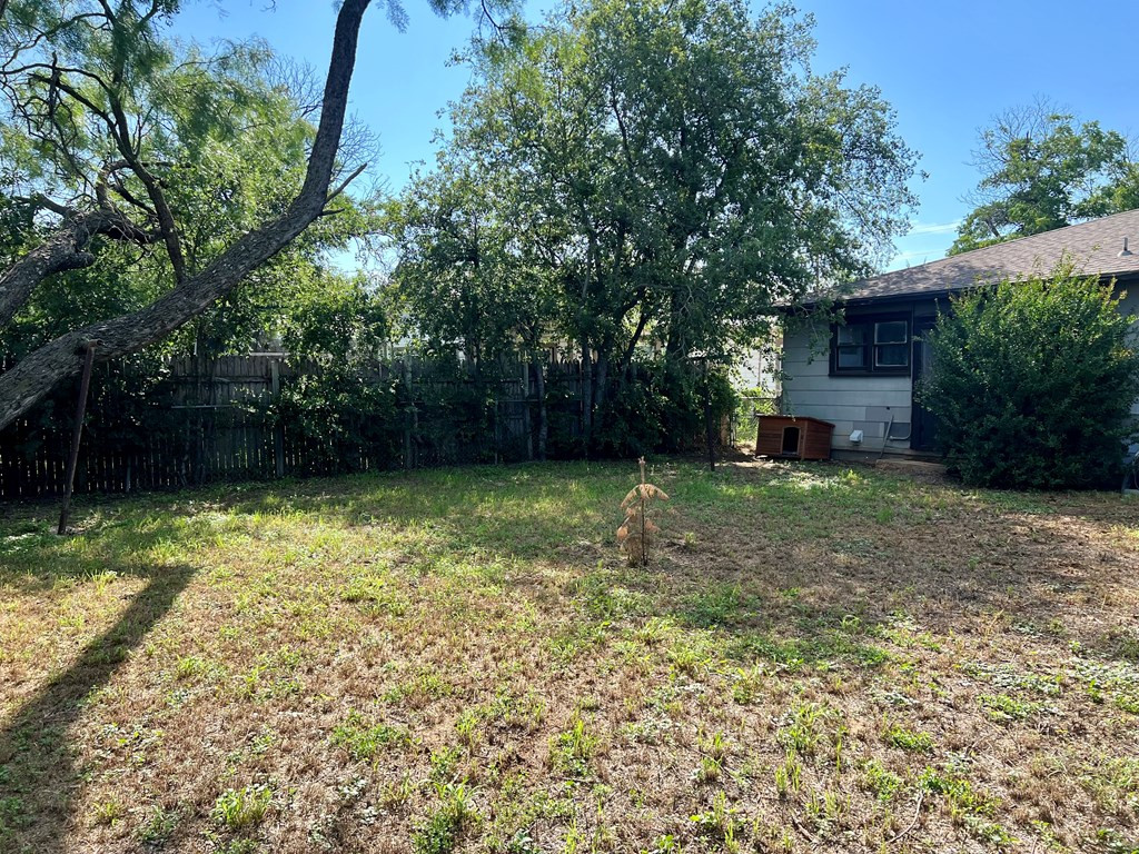 1833 Willow Street Property Photo 23