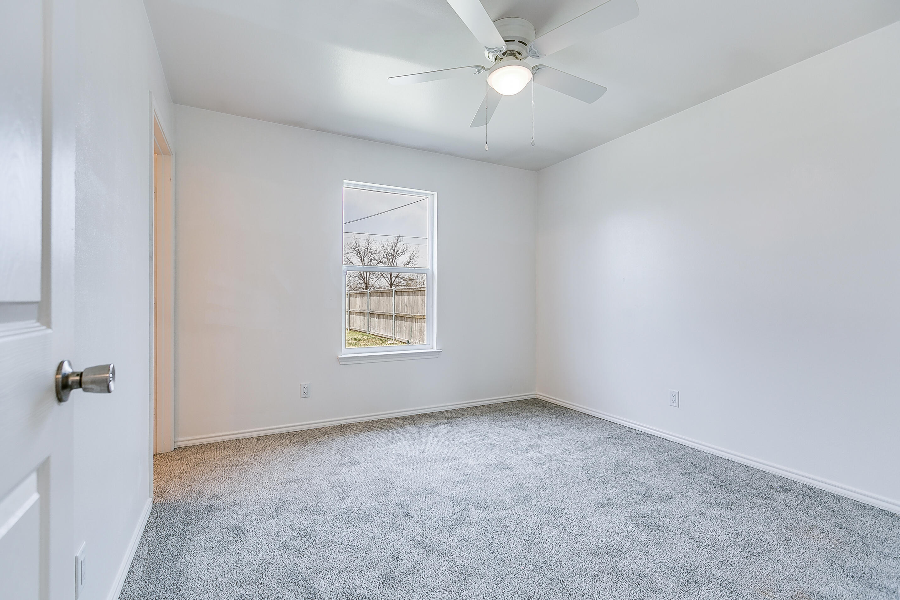 254 E 23rd Street Property Photo 18