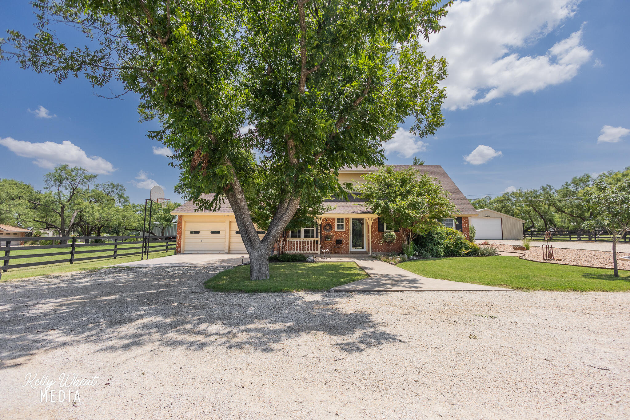 4362 Homestead Circle Property Photo 4