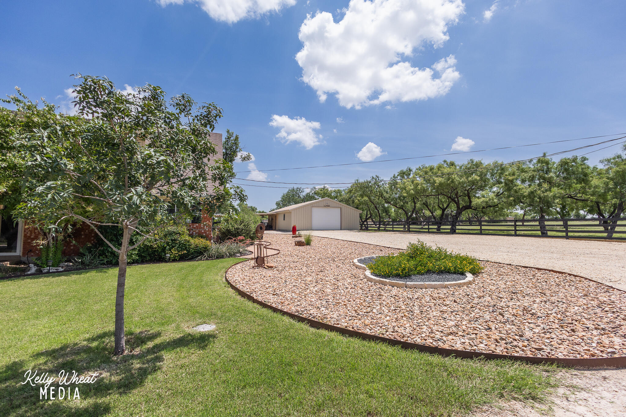 4362 Homestead Circle Property Photo 6