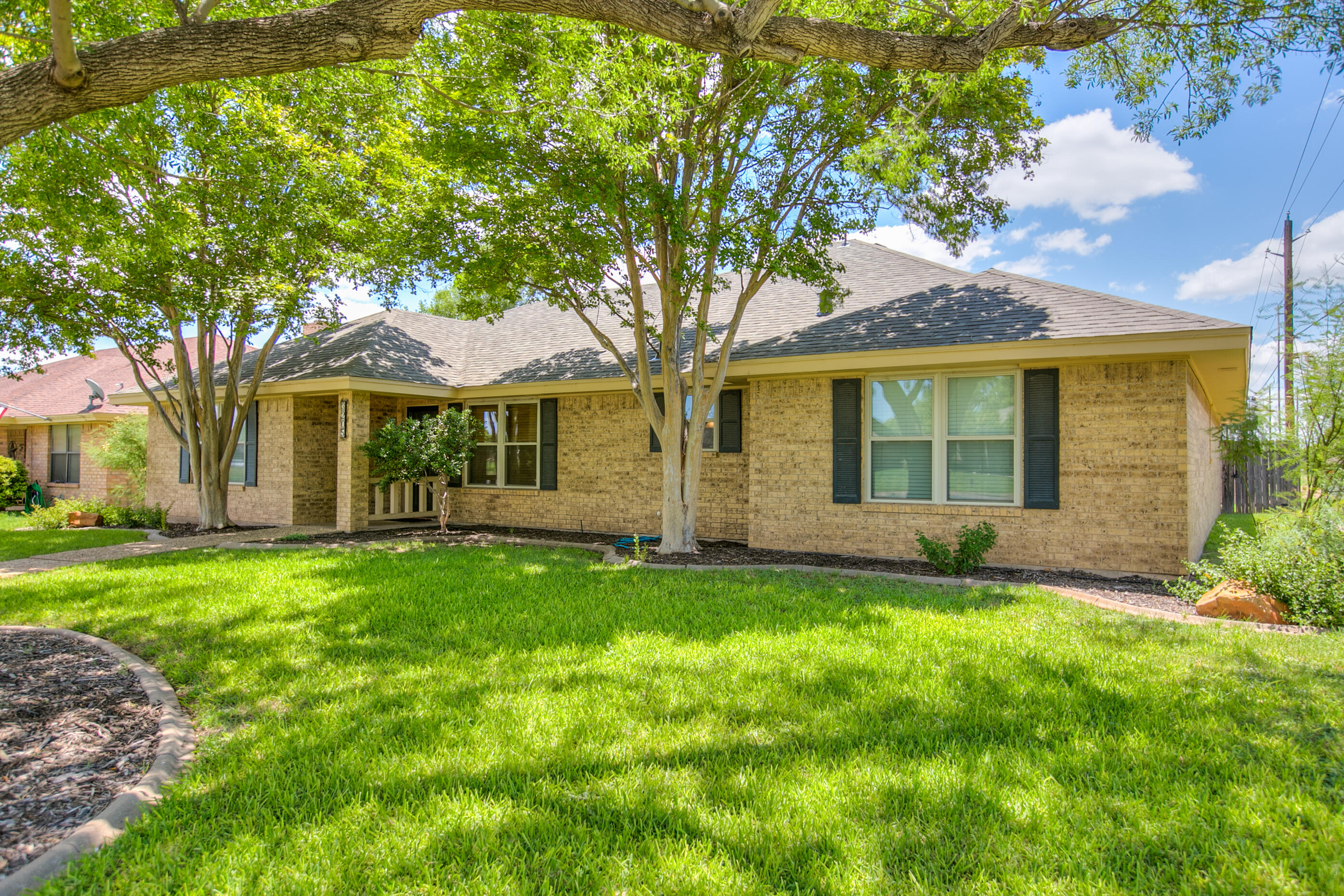3205 Valleyview Boulevard Property Photo 2