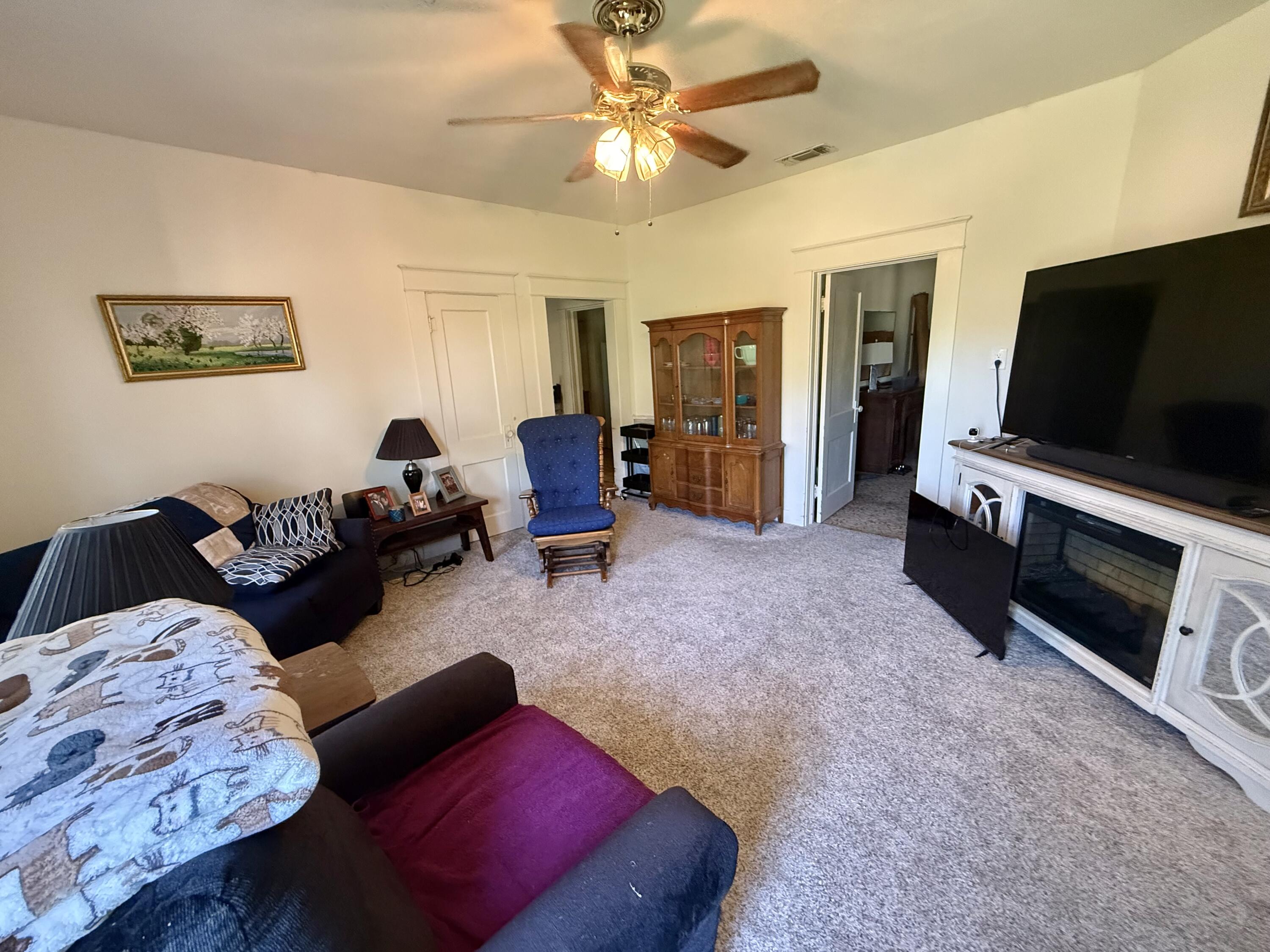 1903 N 6th Street Property Photo 7