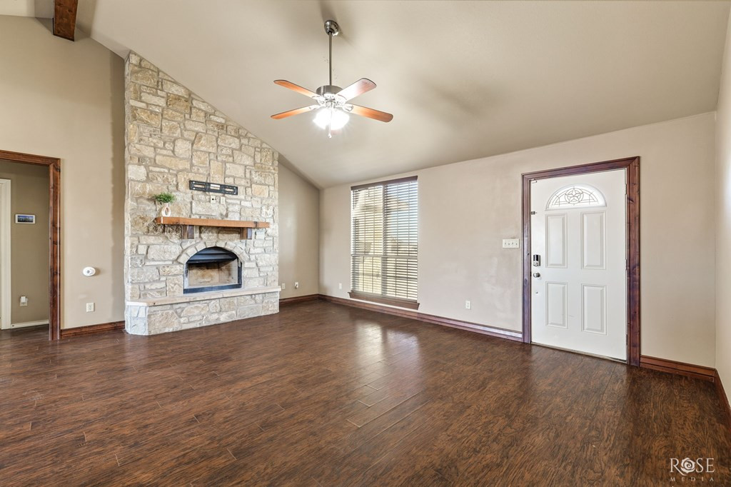 8083 Elk Run Property Photo 9
