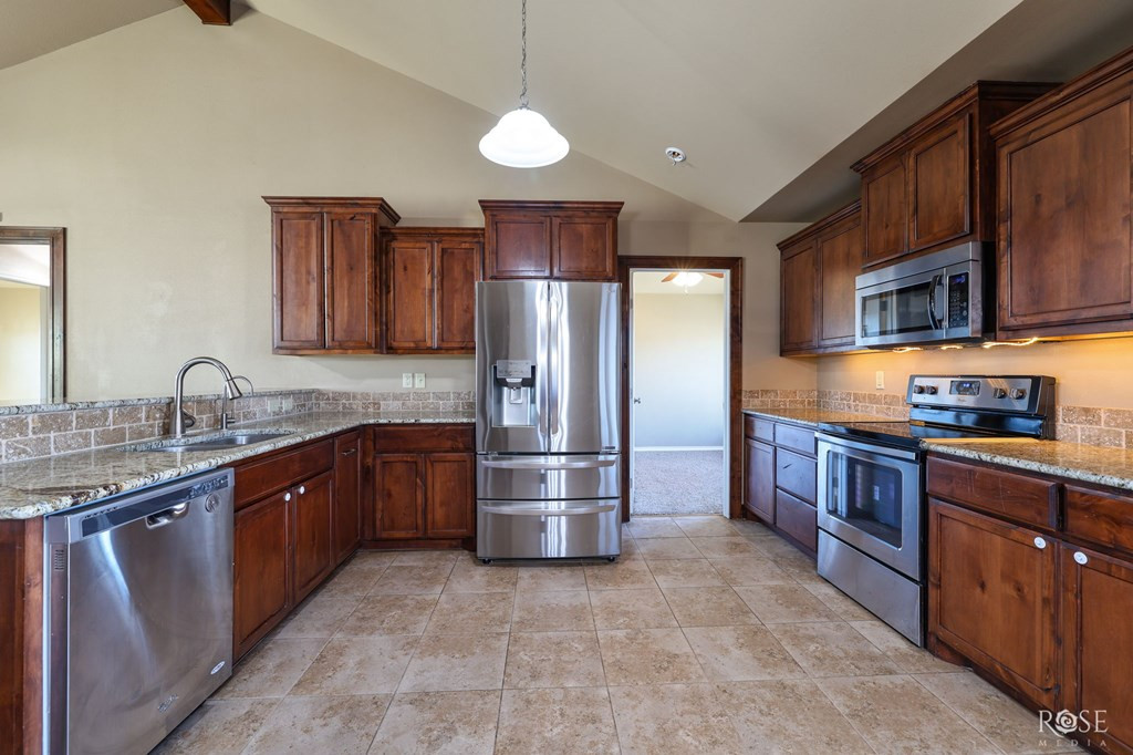 8083 Elk Run Property Photo 11