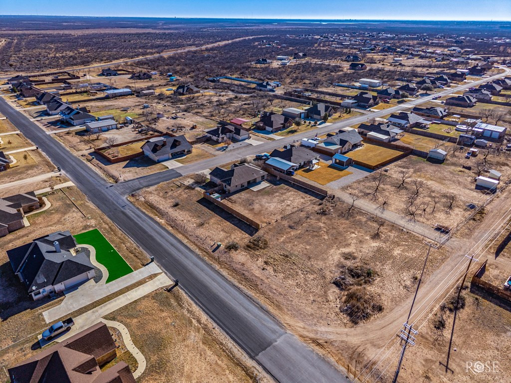 8083 Elk Run Property Photo 36