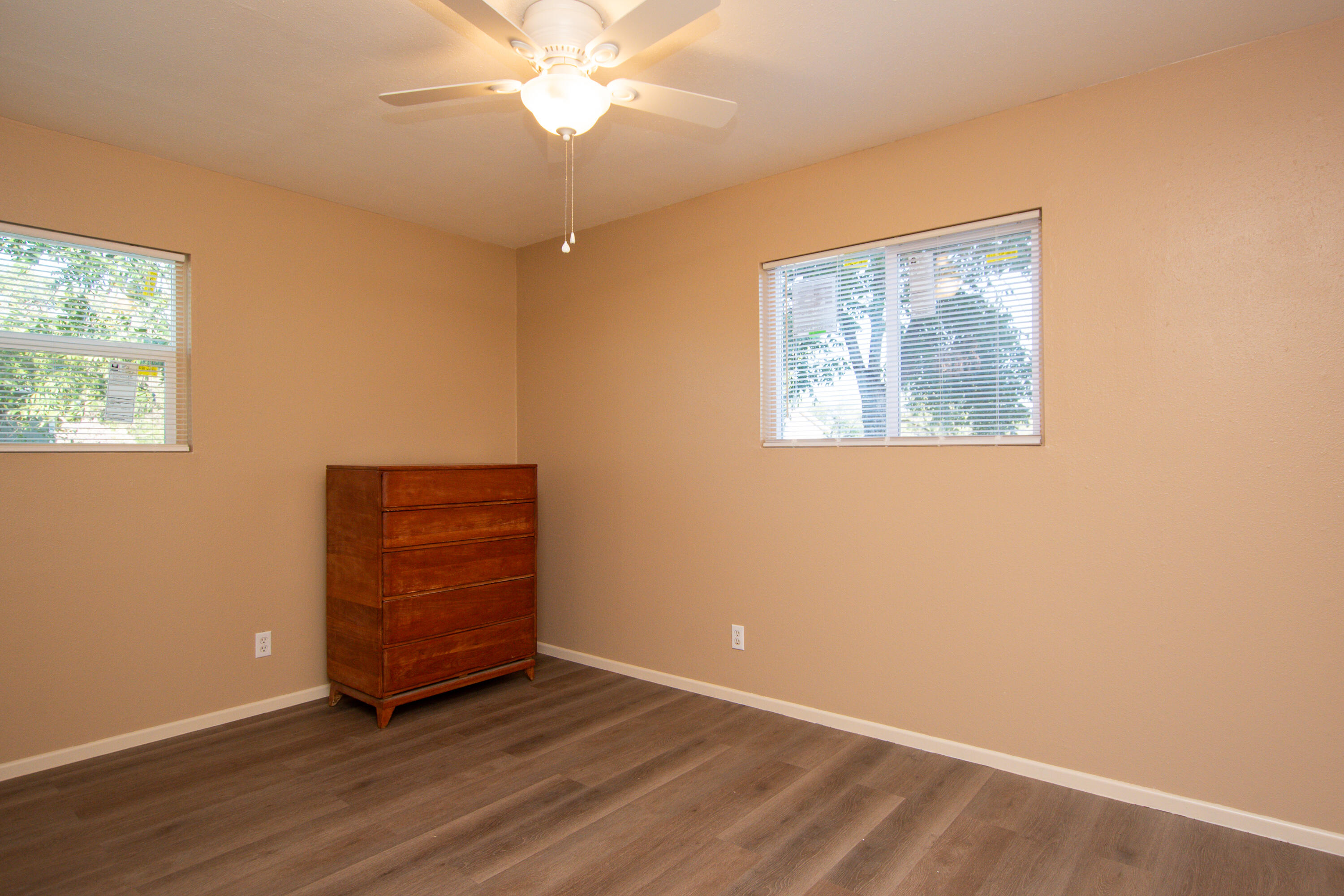 146 E Riverside Avenue Property Photo 12