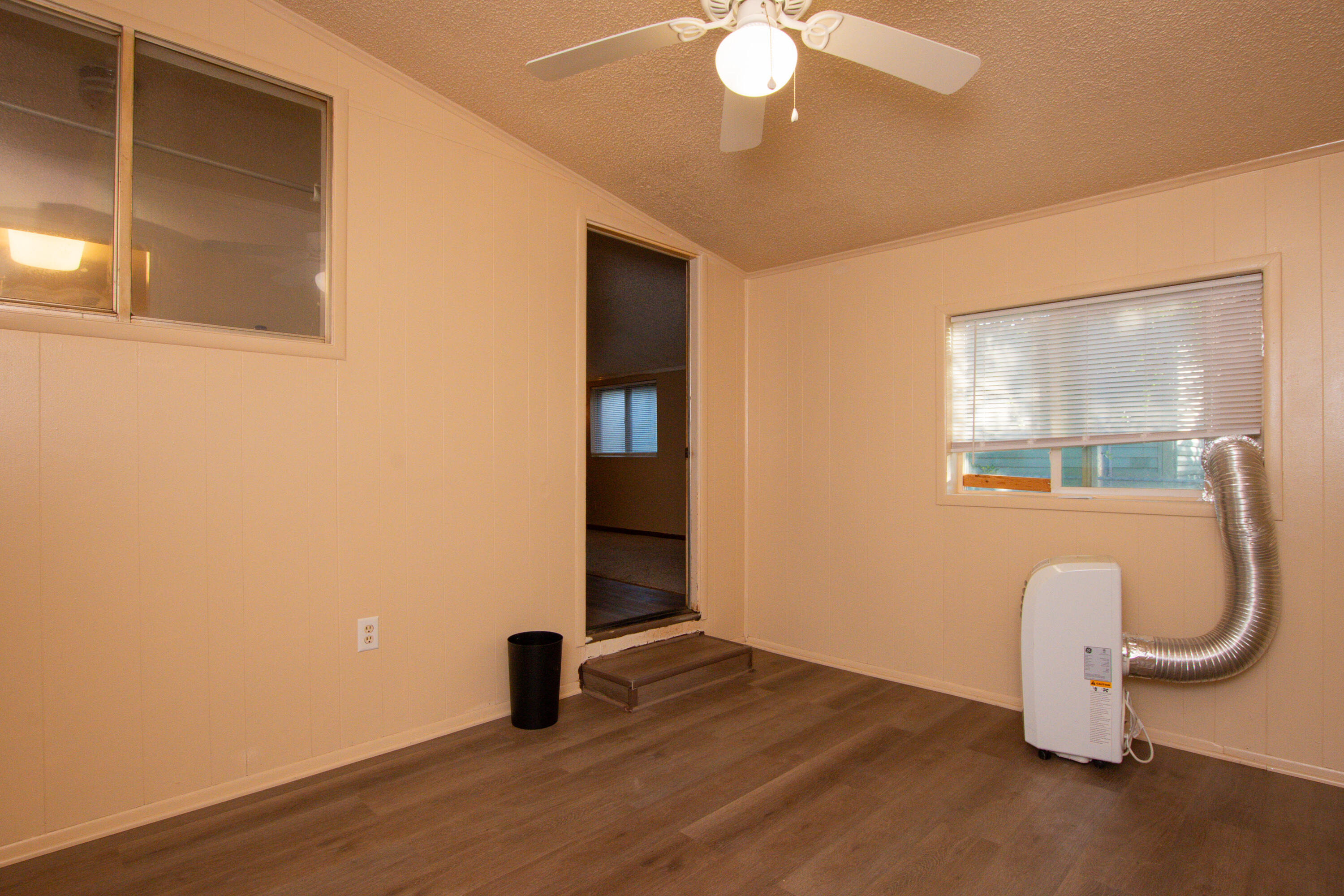 146 E Riverside Avenue Property Photo 13