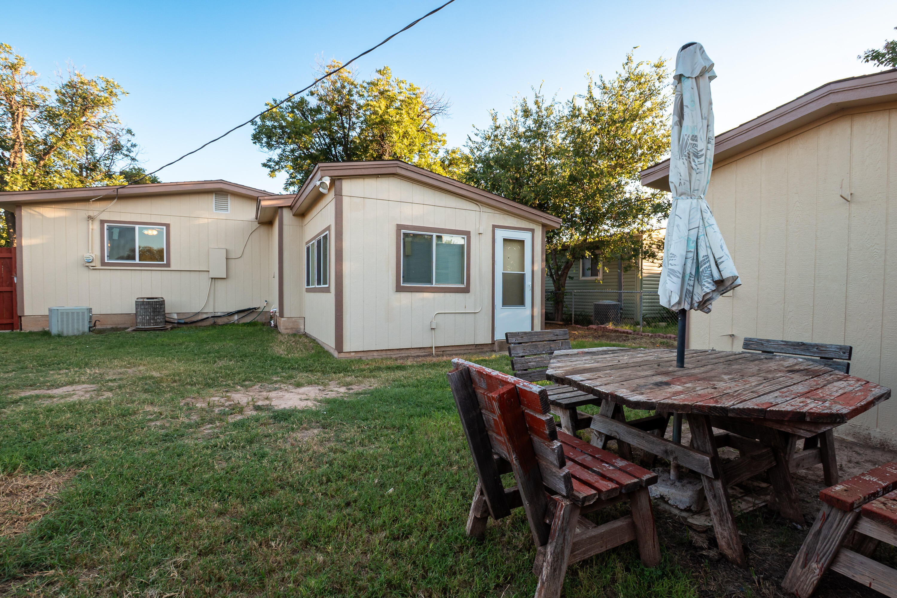 146 E Riverside Avenue Property Photo 23