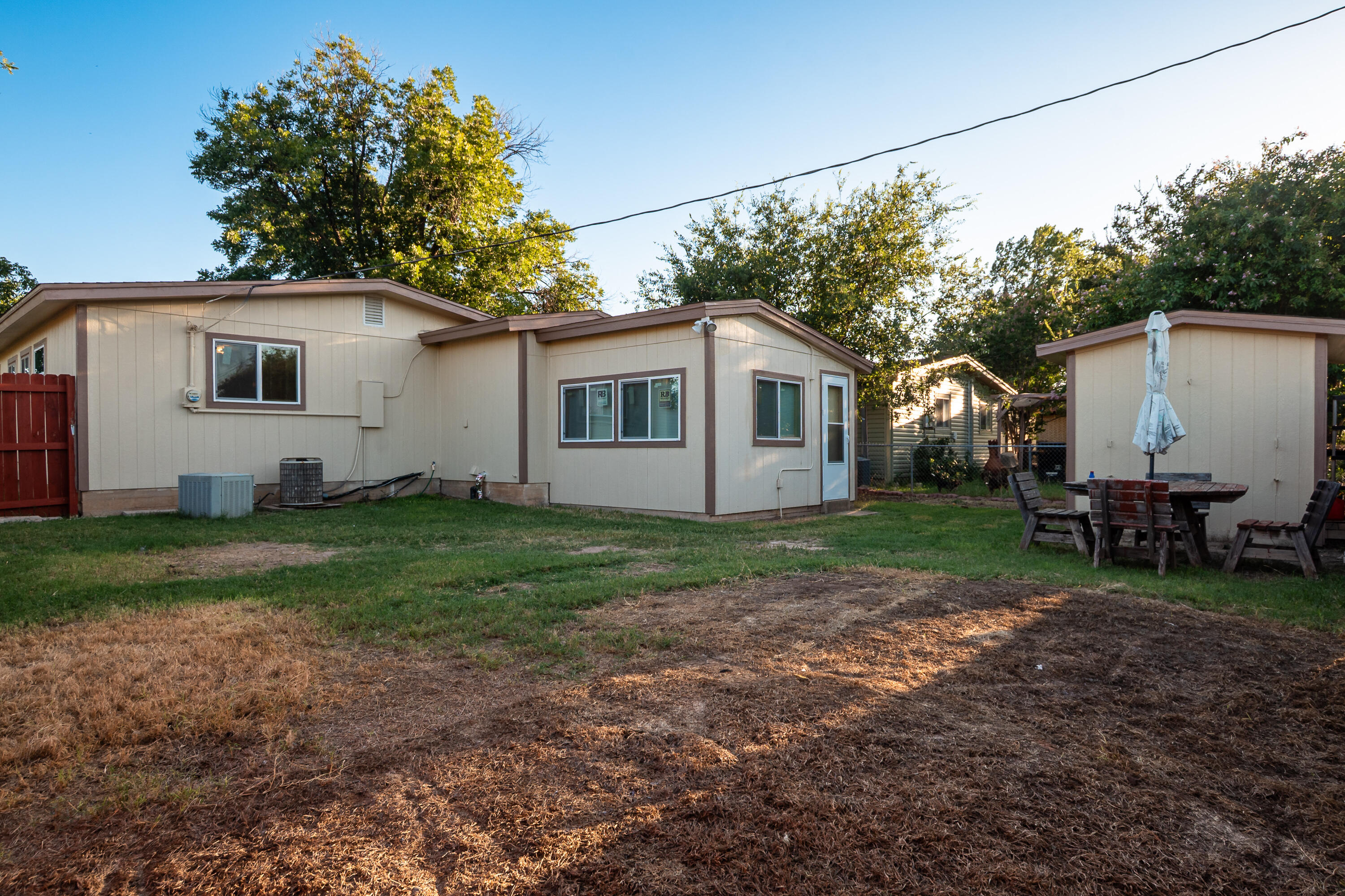 146 E Riverside Avenue Property Photo 25