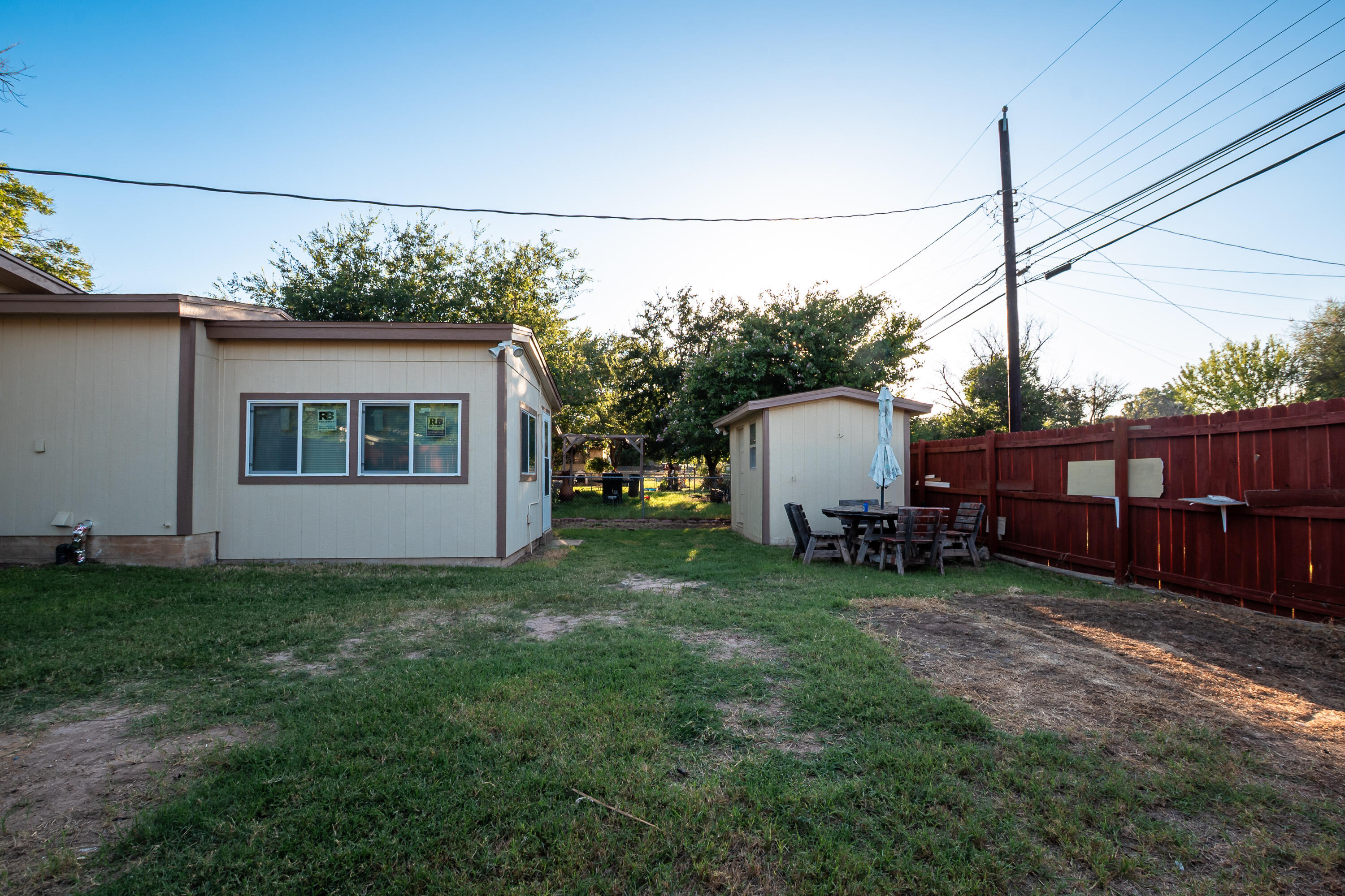 146 E Riverside Avenue Property Photo 26