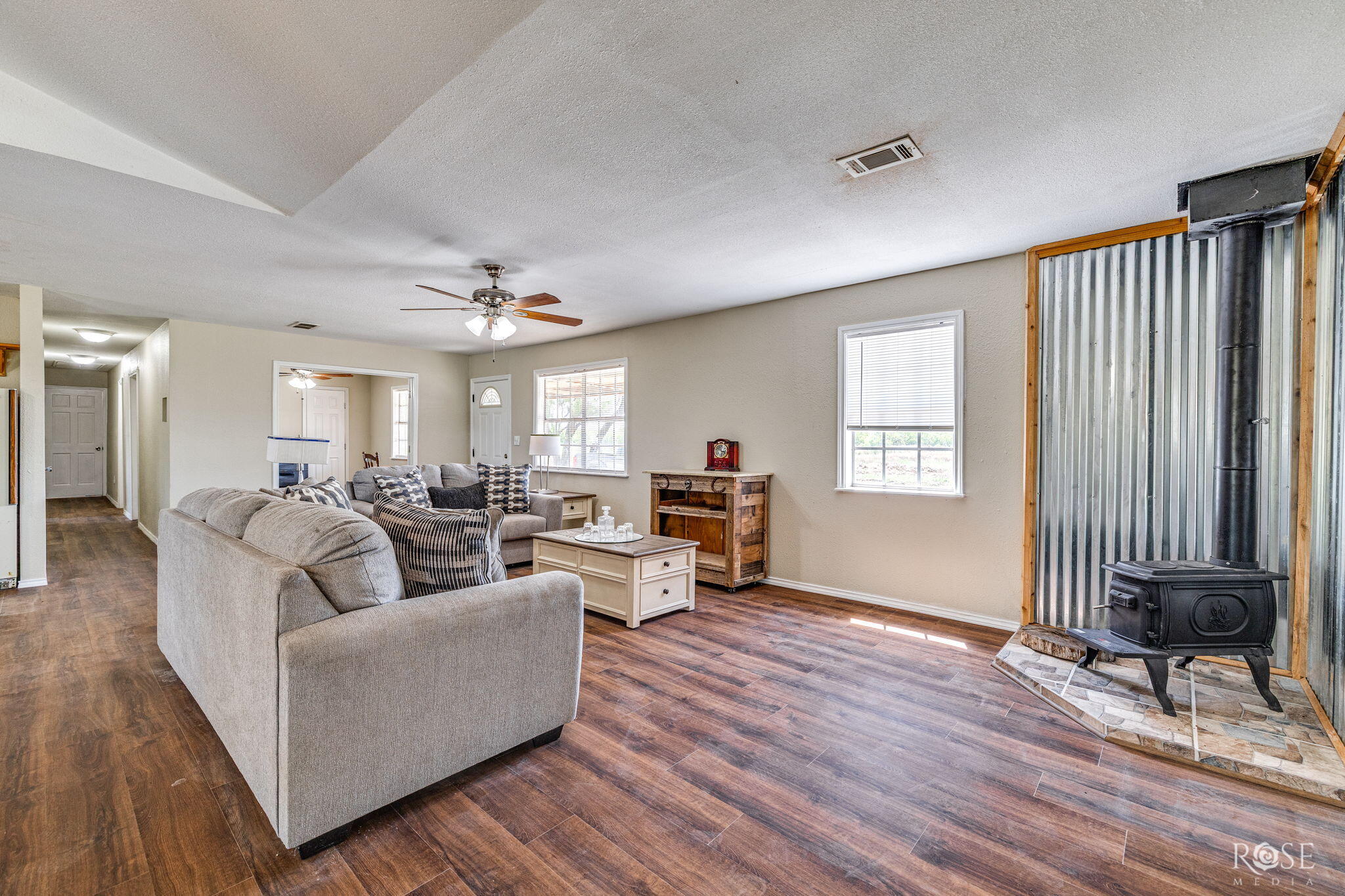 6036 Navajo Road Property Photo 8