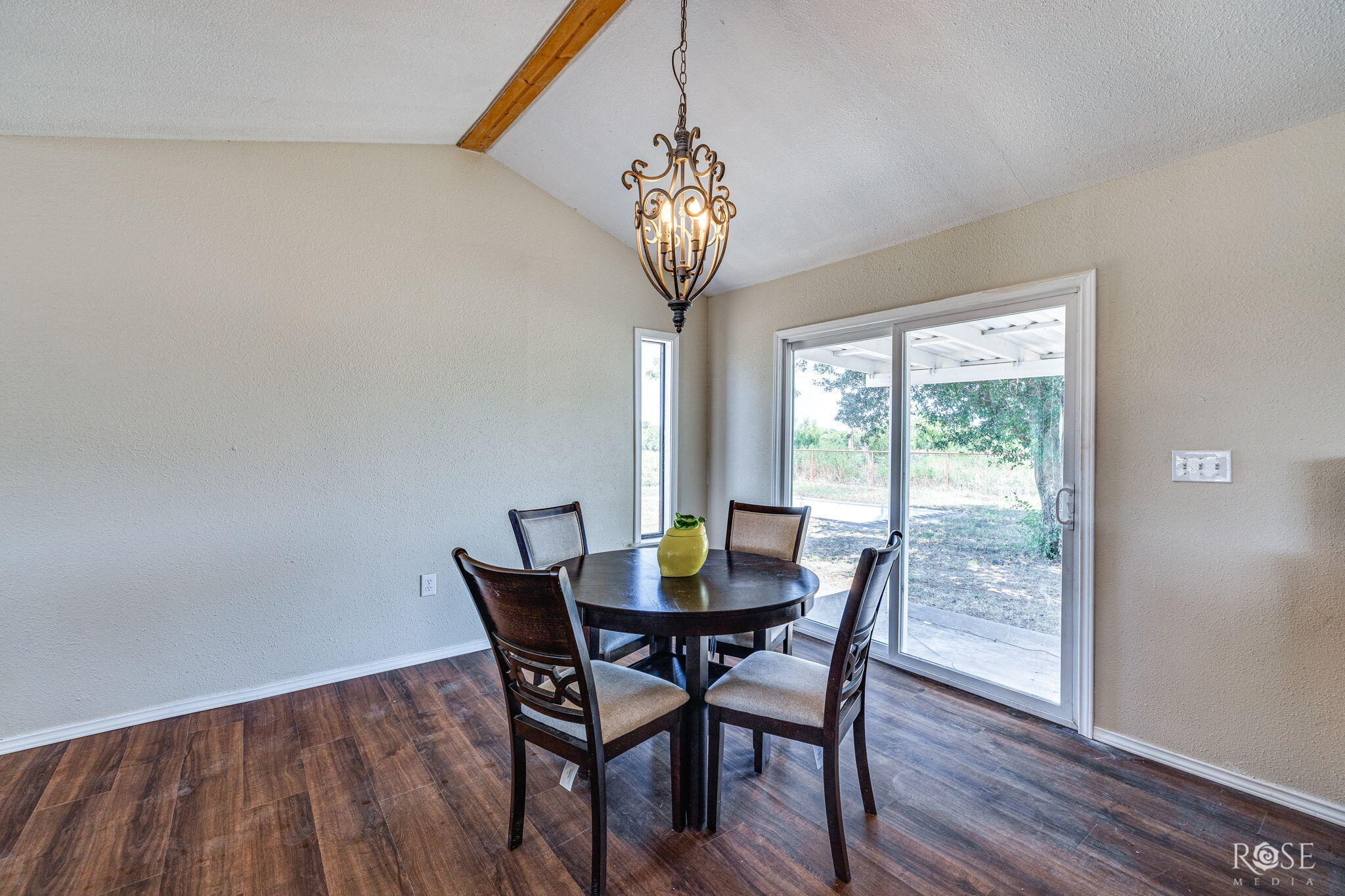 6036 Navajo Road Property Photo 9