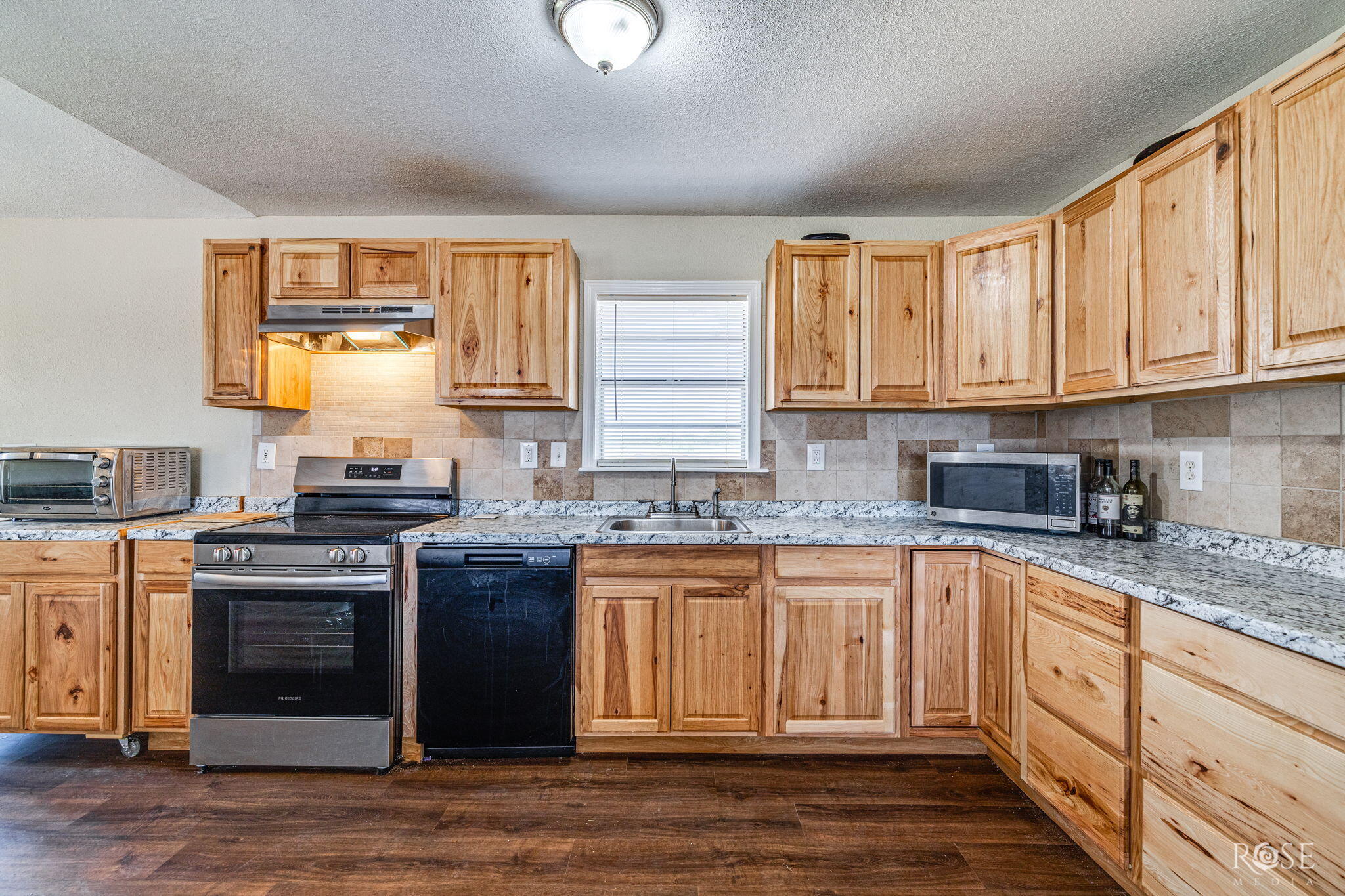 6036 Navajo Road Property Photo 12
