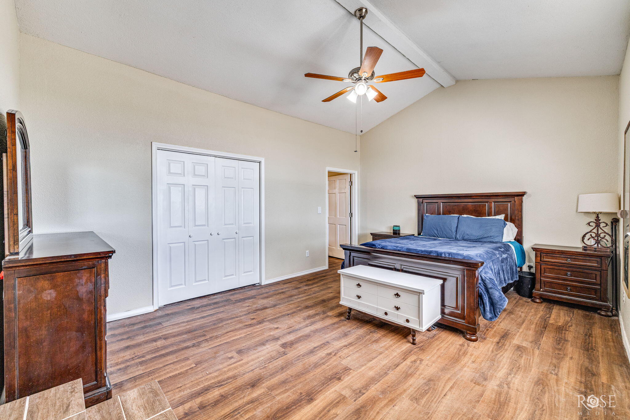 6036 Navajo Road Property Photo 15