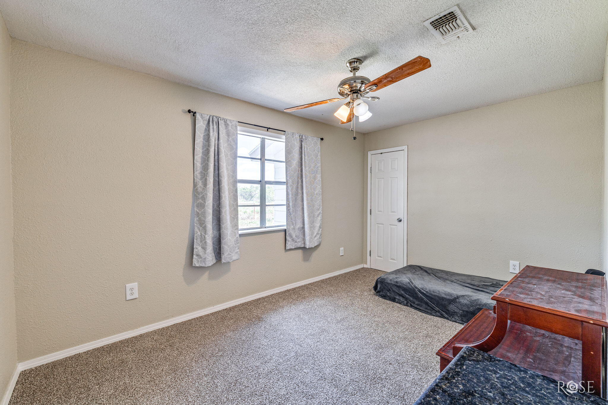 6036 Navajo Road Property Photo 23